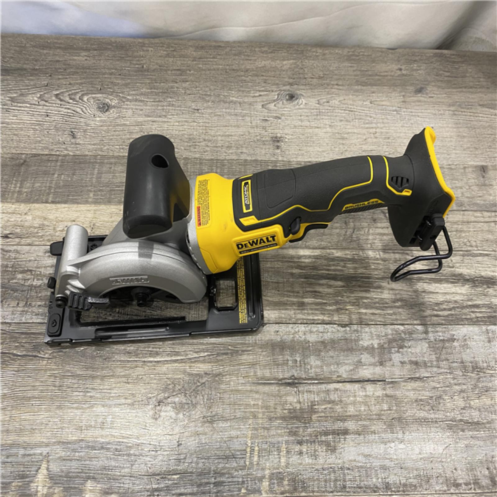 AS-IS DEWALT ATOMIC 20V MAX Cordless Brushless 4-1/2 in. Circular Saw (Tool Only)