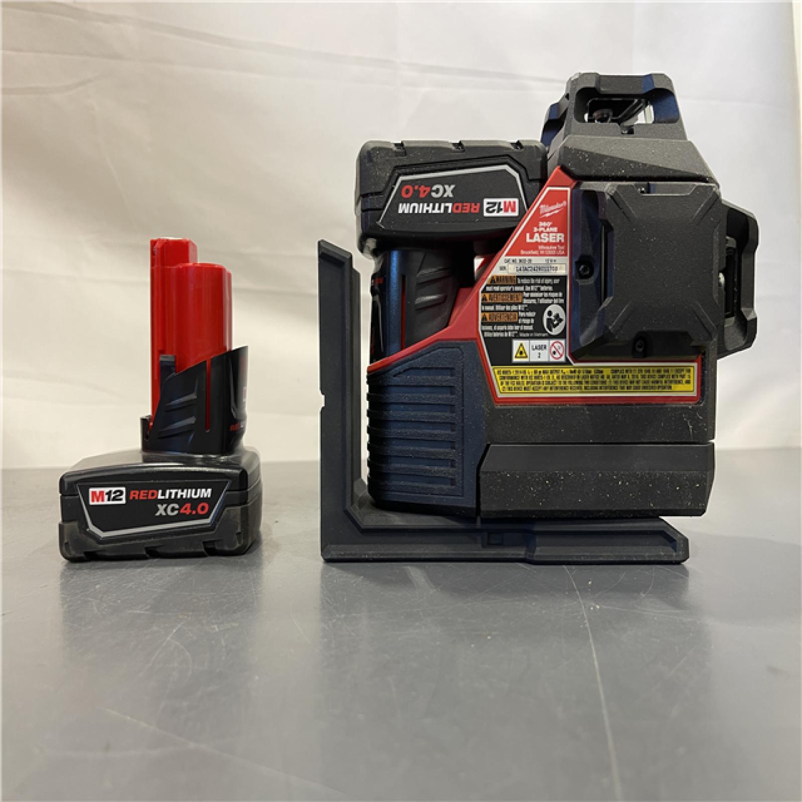 AS-IS - Milwaukee M12 Green Beam Laser 360° 3-Plane Kit