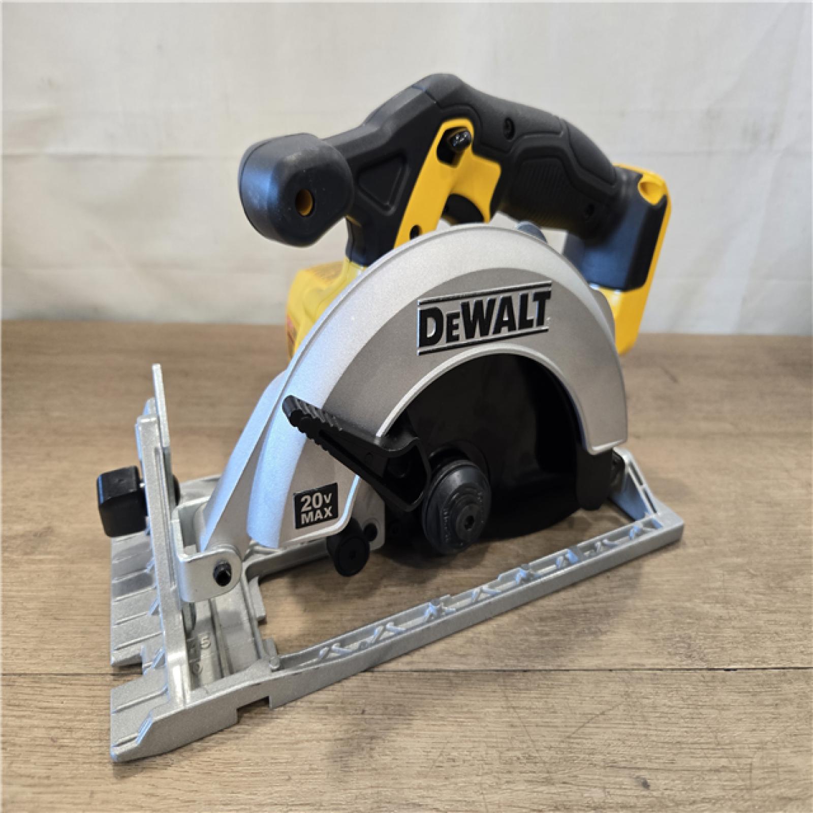 AS-IS DeWalt 20V MAX Cordless Circular Saw Kit