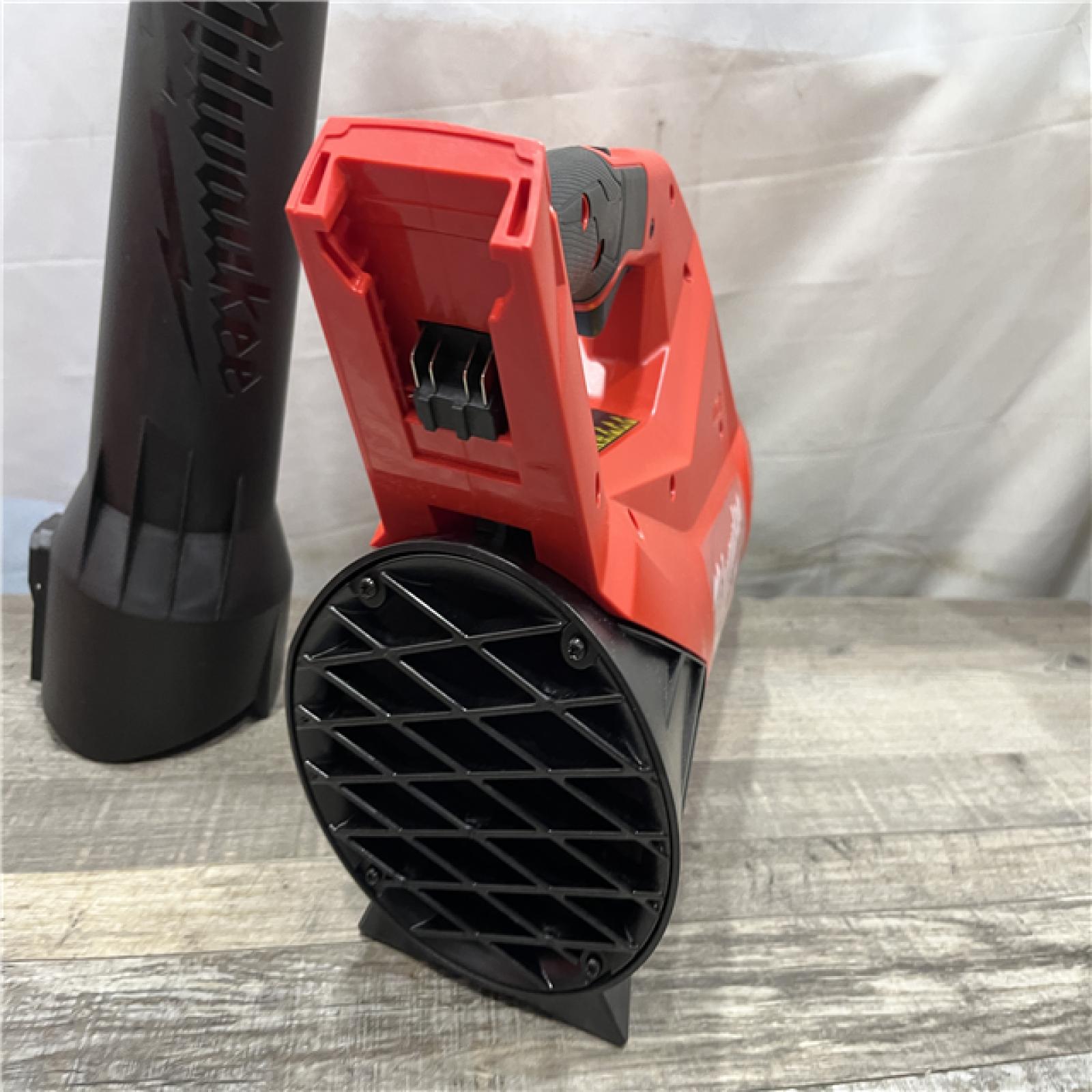 AS-IS Milwaukee FUEL 120 MPH 500 CFM 18V Brushless Cordless Battery Powered Leaf Blower Kit