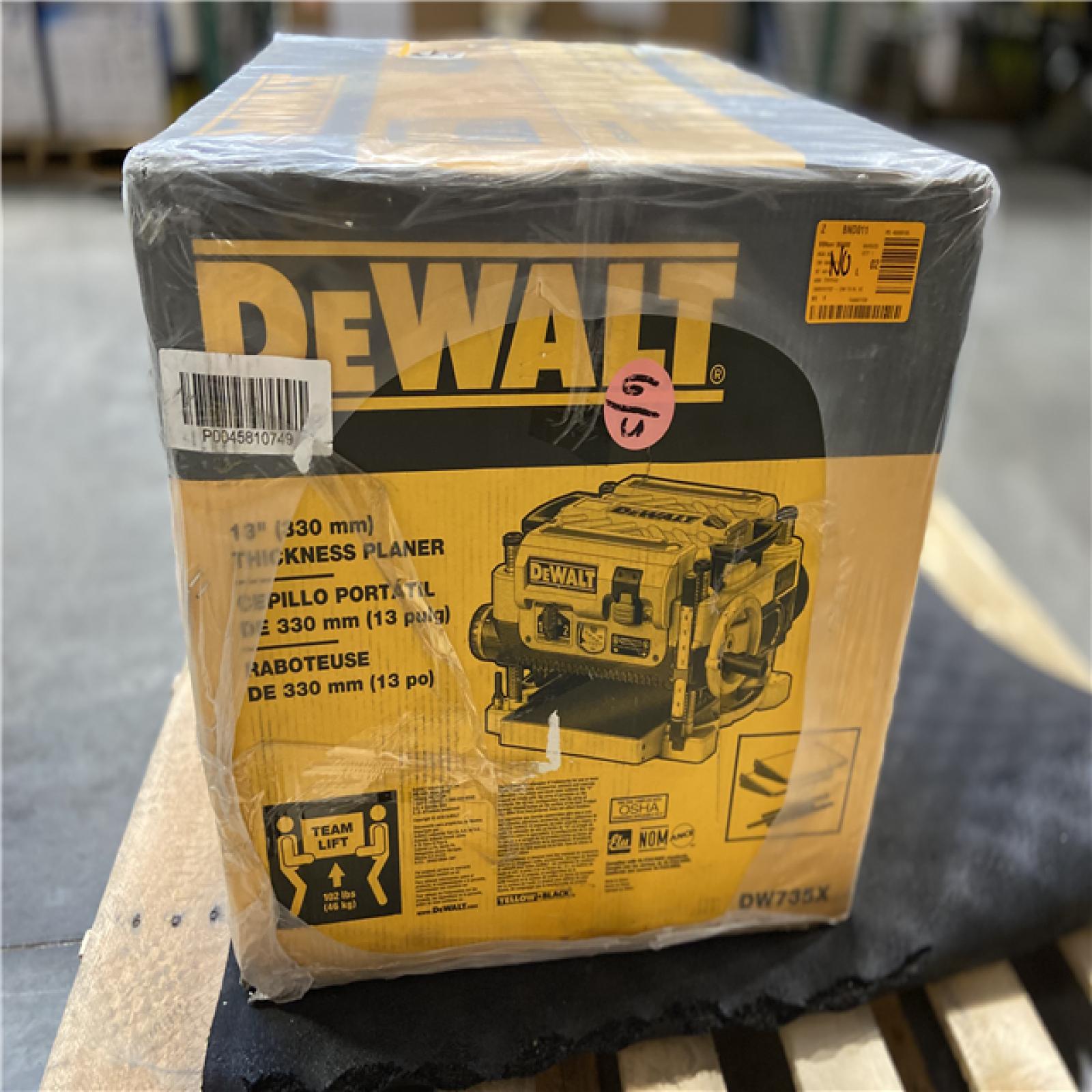 DALLAS LOCATION - DEWALT 15 Amp Corded 13 in. Heavy-Duty 2-Speed Bench Planer