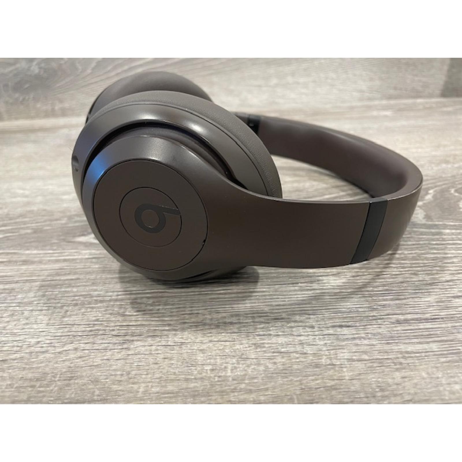 AS-IS Beats Studio Pro Wireless - Brown