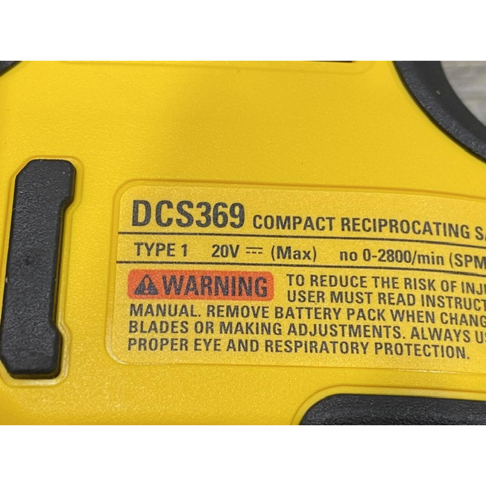 AS-IS DEWALT Atomic 20-Volt Maximum Cordless Brushless Compact Reciprocating Saw Kit