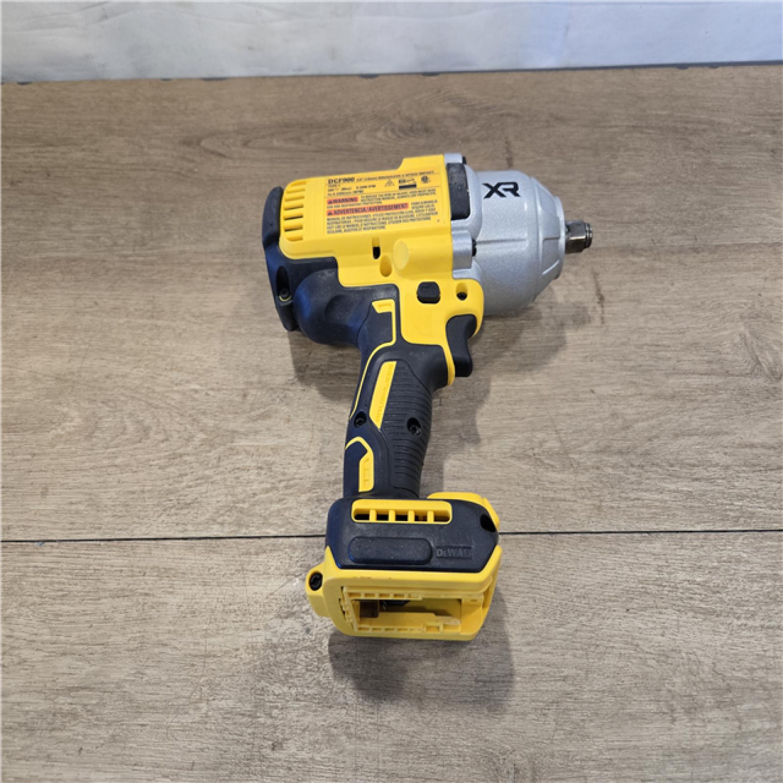 AS-IS DEWALT 20V MAX Cordless 1/2 in. Impact Wrench Kit