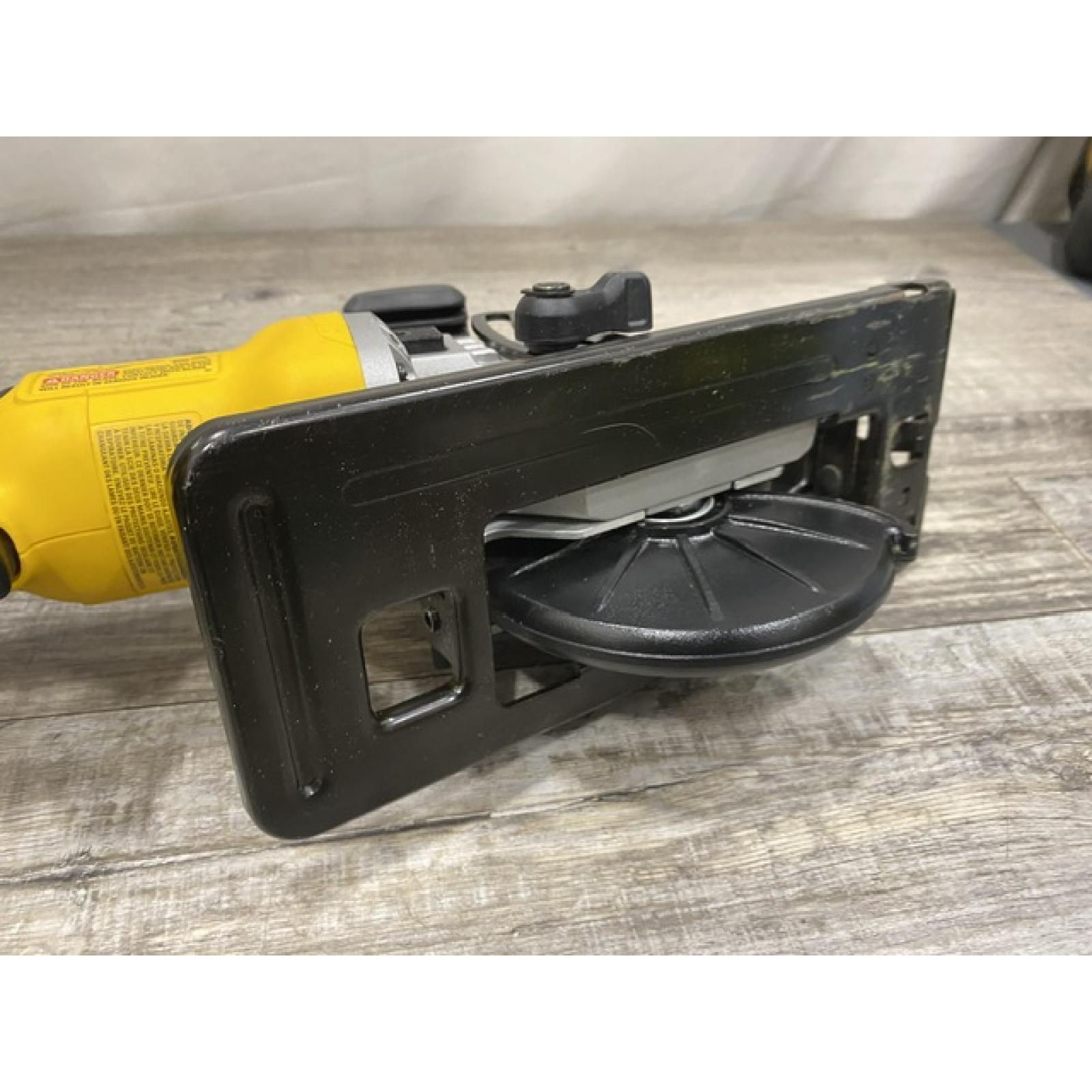 AS-IS DEWALT ATOMIC 20V MAX Cordless Brushless 4-1/2 in. Circular Saw (Tool Only)