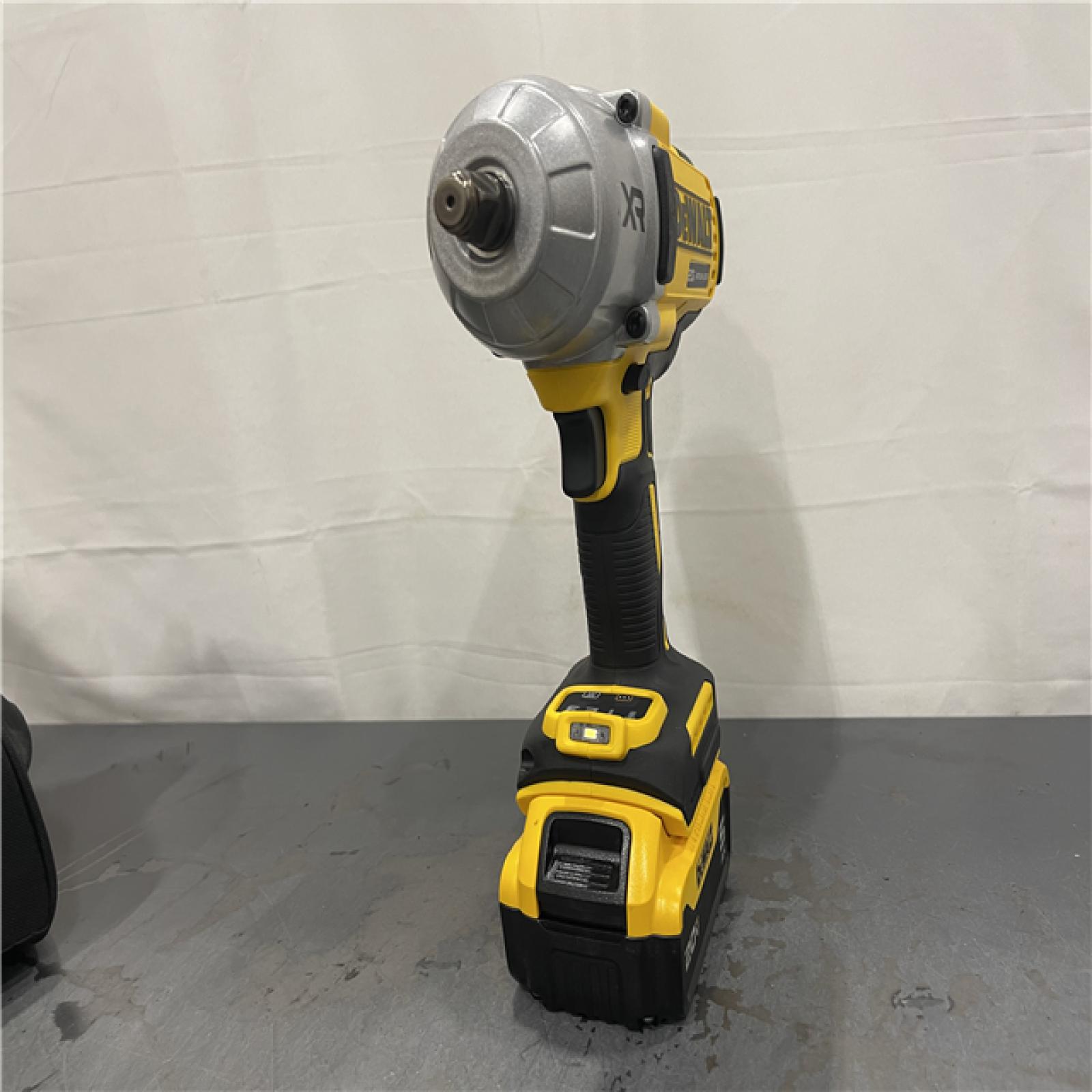AS-IS - Dewalt 20V MAX Lithium-Ion Cordless 1/2 in. Impact Wrench Kit