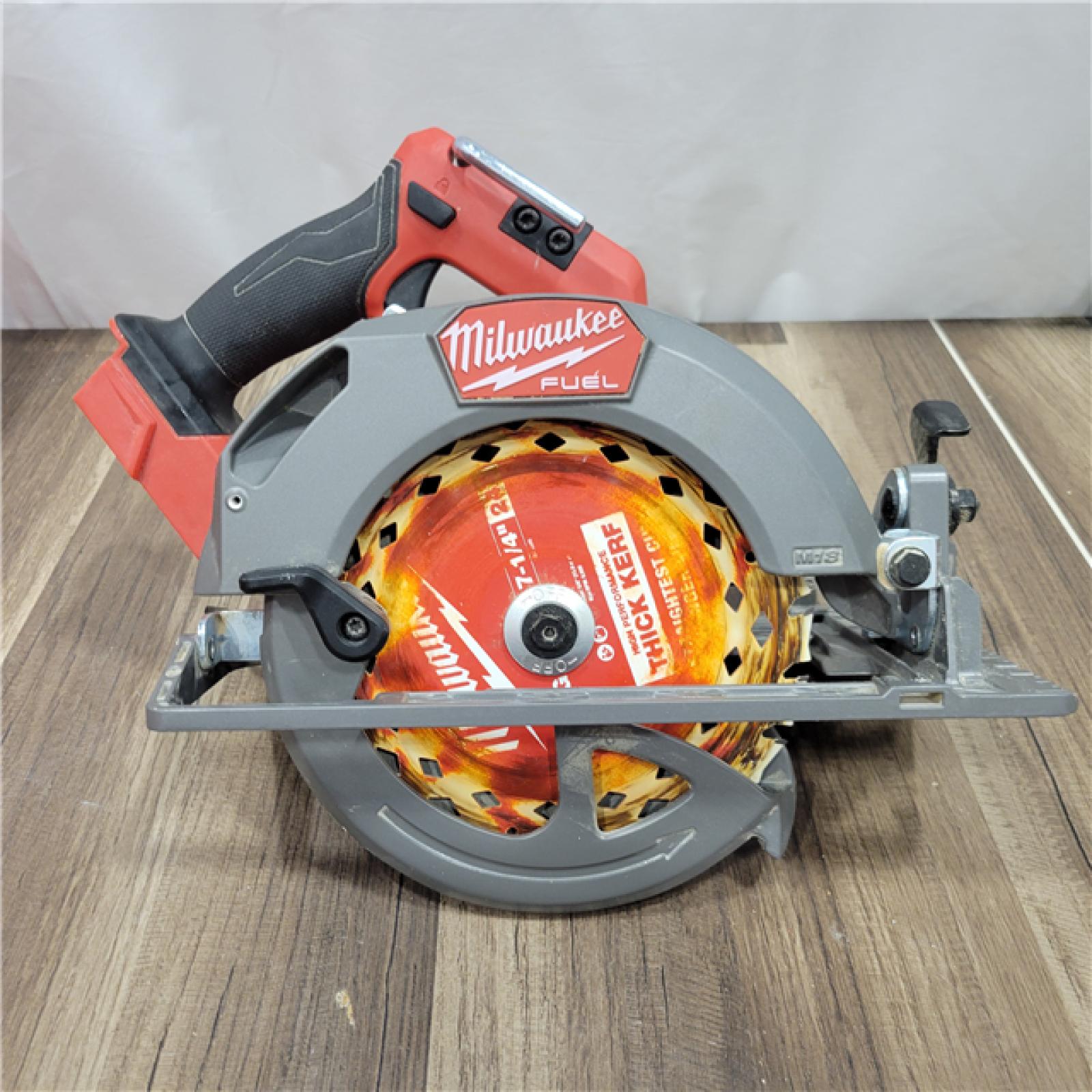 AS-IS  Milwaukee Tools M18 FUEL 7-1/4 Circular Saw (Tool Only) 2834-20