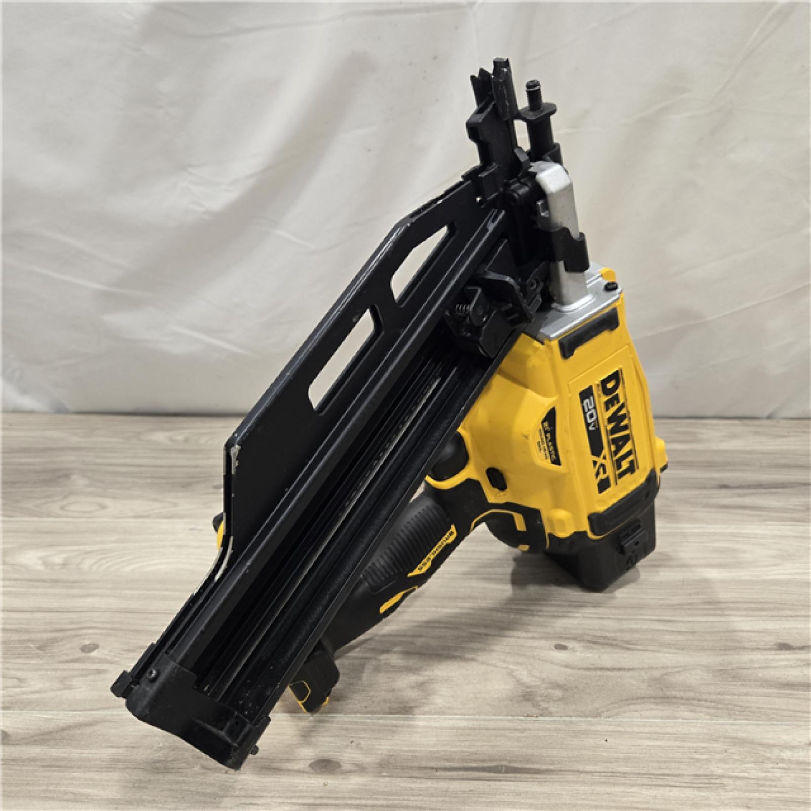 AS-IS DEWALT 20-Volt 21° Cordless Framing Nailer (Tool-Only)