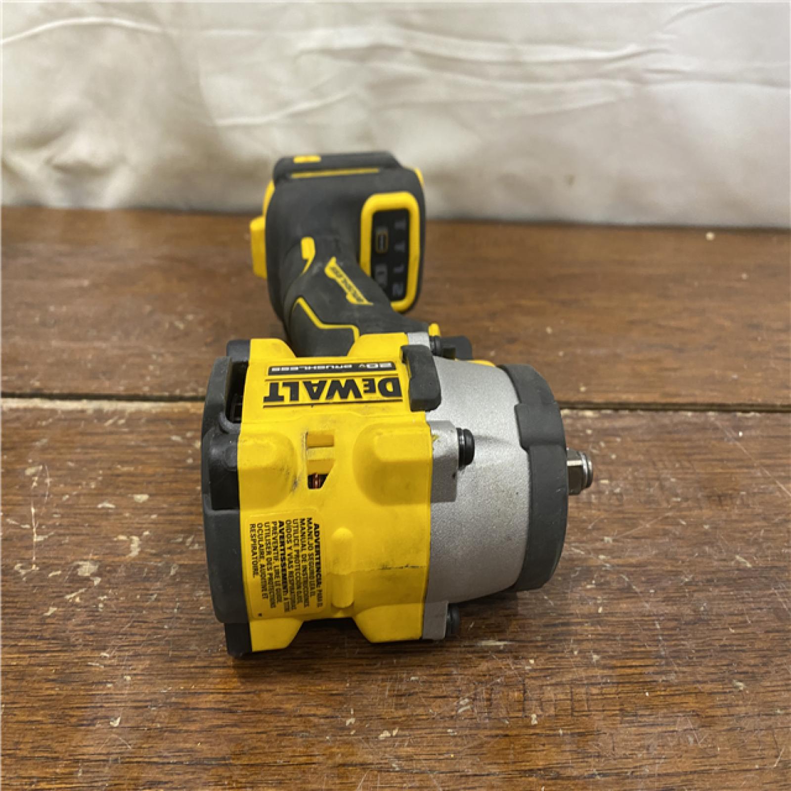 AS-IS DeWalt 20V MAX ATOMIC 3/8 in. Cordless Brushless Compact Impact Wrench Tool Only