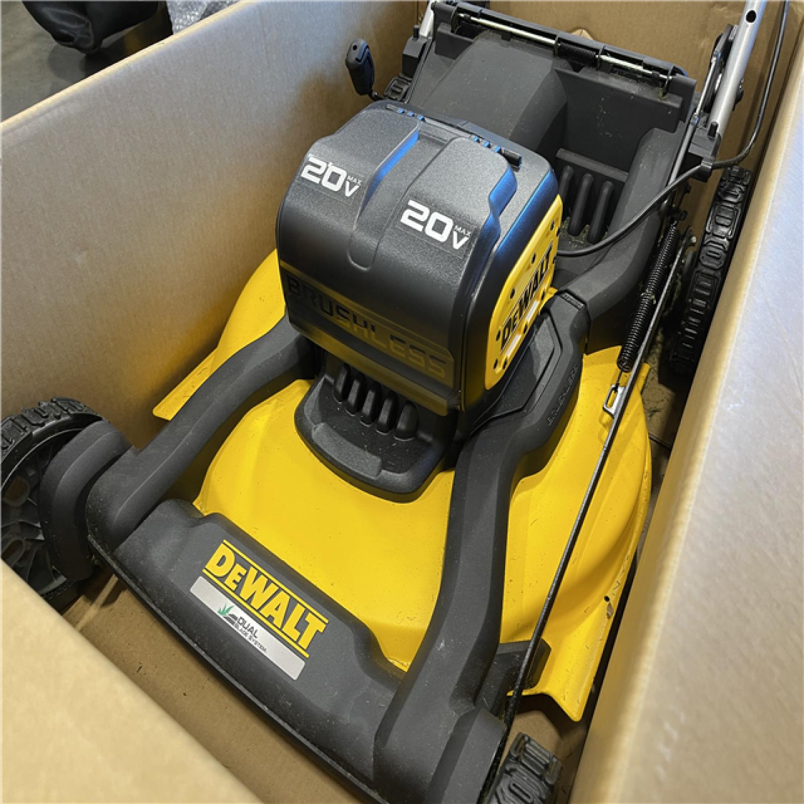 AS-IS - DeWalt 2x20V MAX 21 in. Cordless Battery Powered Push Lawn Mower Kit