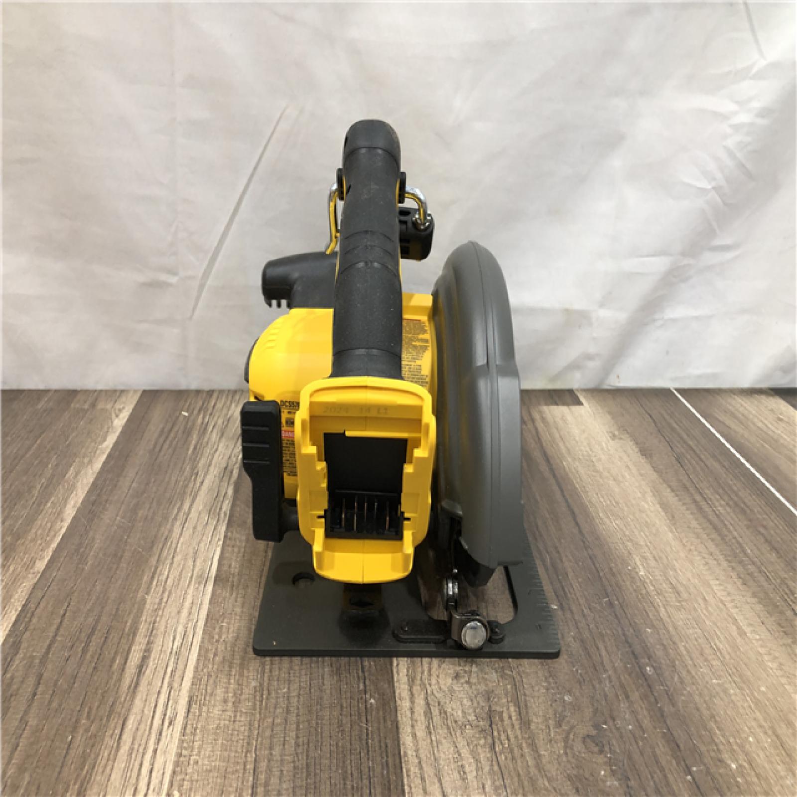 AS-IS DEWALT FLEXVOLT 60V MAX Cordless Brushless 7-1/4 in. Circular Saw with Brake (Tool Only)