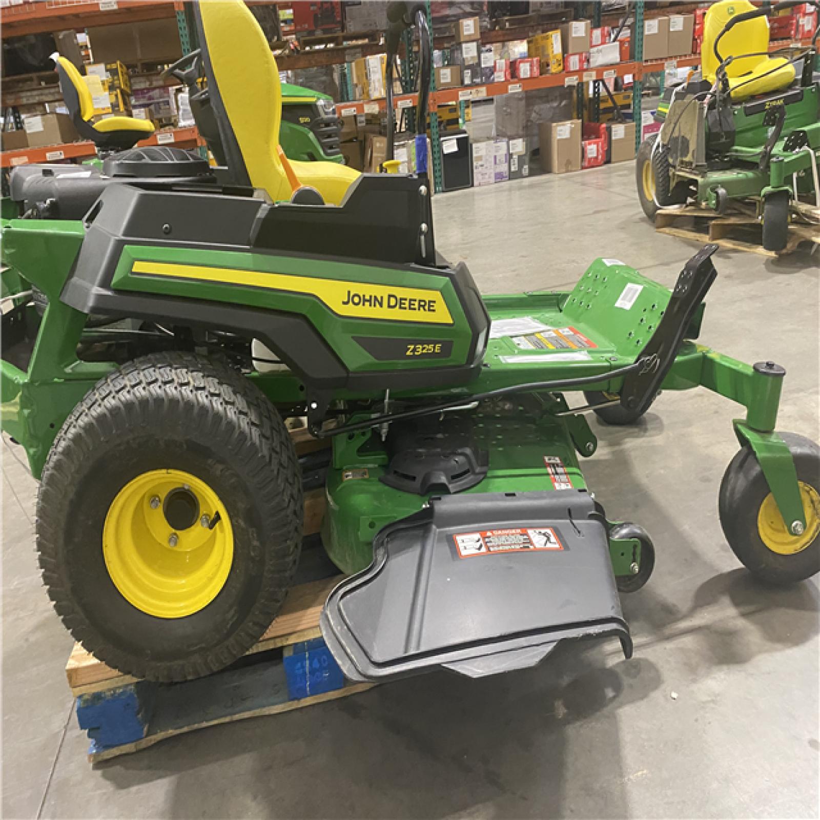 Dallas Location - As-Is John Deere Z325E 48 in. 24 HP Gas Dual Hydrostatic Zero Turn Riding Lawn Mower