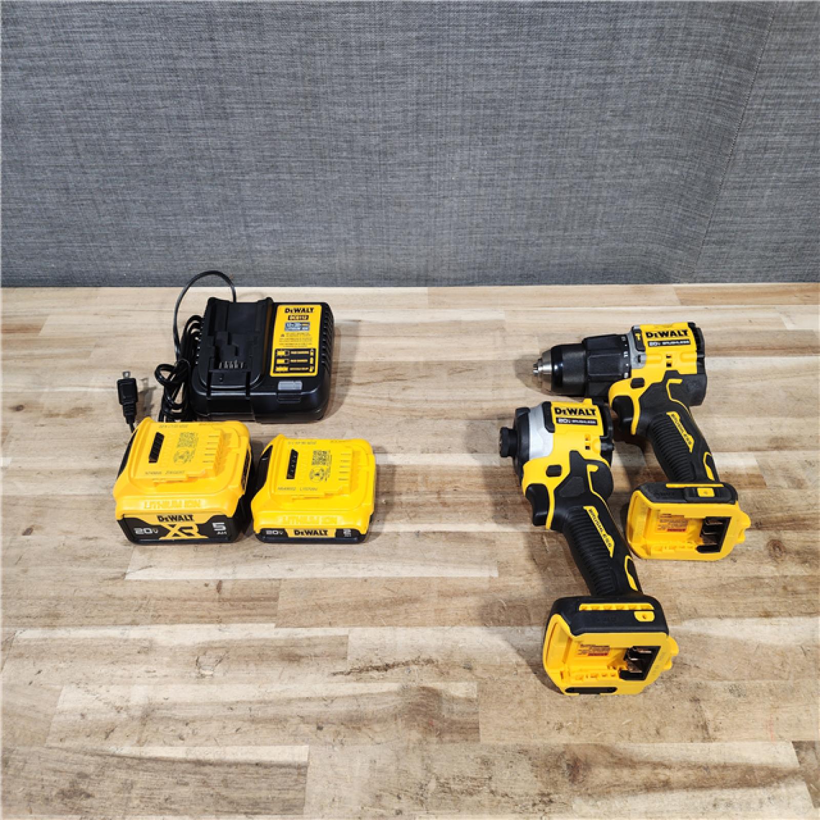 HOUSTON LOCATION - AS-IS DEWALT 2 TOOL COMBO KIT W/ (2) BATTERY & CHARGER