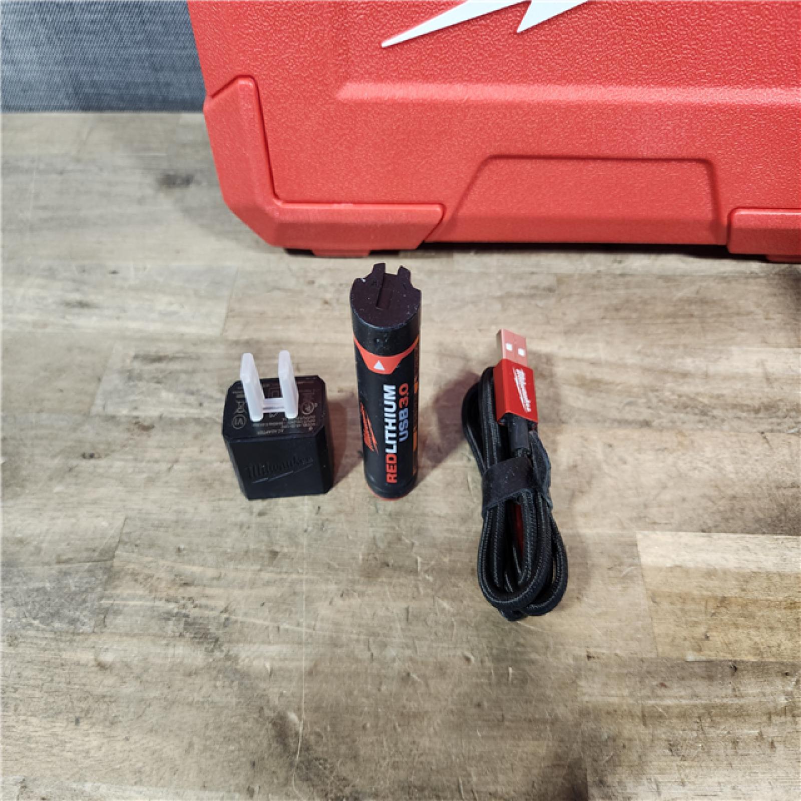 HOUSTON LOCATION - AS-IS Milwaukee 100 ft. REDLITHIUM Lithium-Ion USB Green Rechargeable Cross Line Laser Level Kit