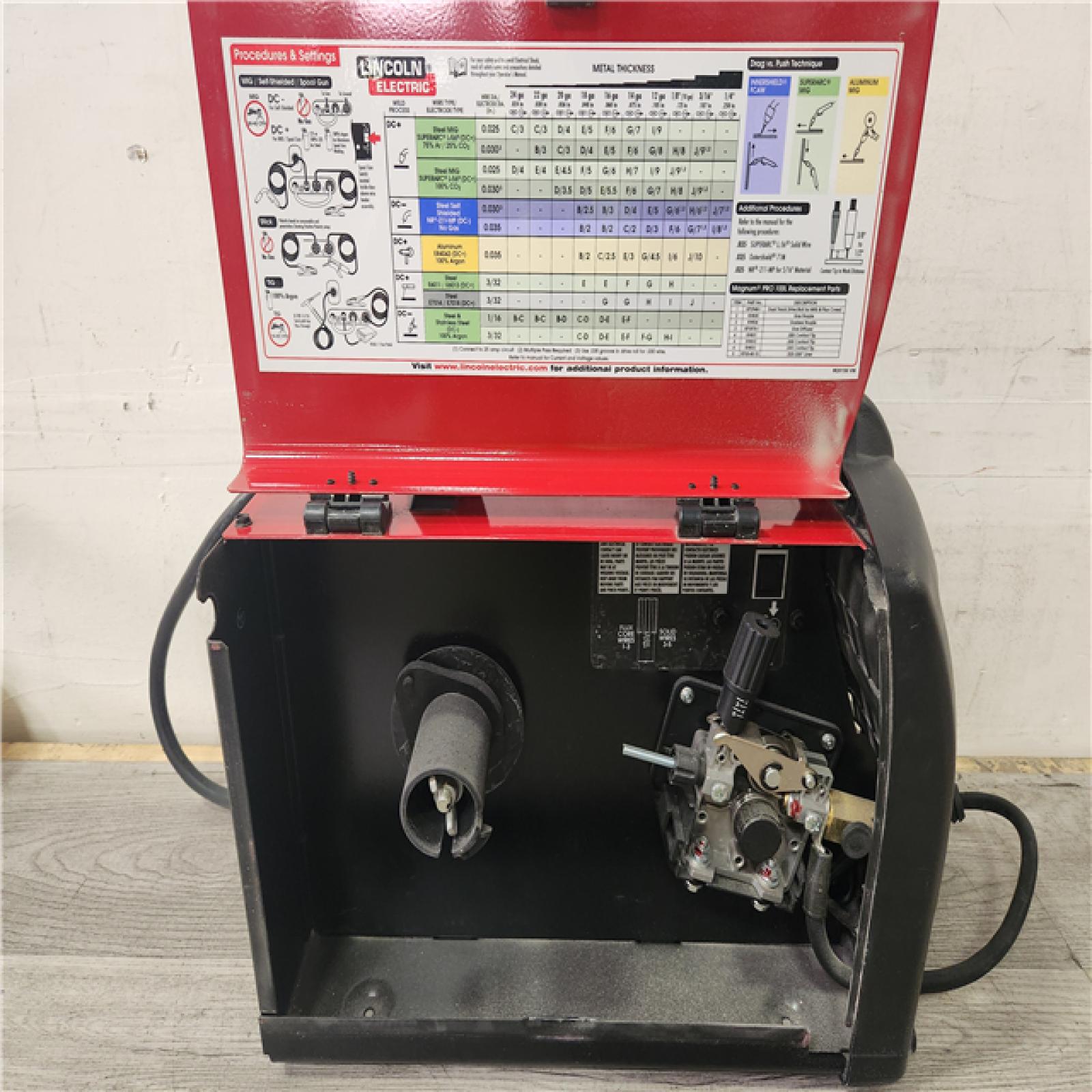 Phoenix Location Lincoln Electric 140 Amp LE31MP Multi-Process Stick/MIG/TIG Welder Kit with Magnum Pro 100L Gun, Sample Spool , 2 Flux-Cored Wire, 120V