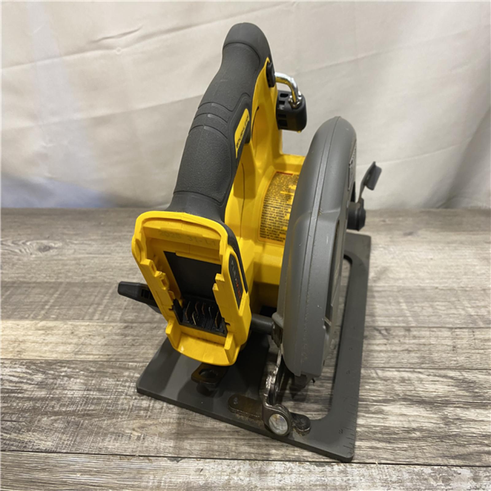 AS-IS DEWALT FLEXVOLT 60V MAX Cordless Brushless 7-1/4 in. Circular Saw with Brake (Tool Only)