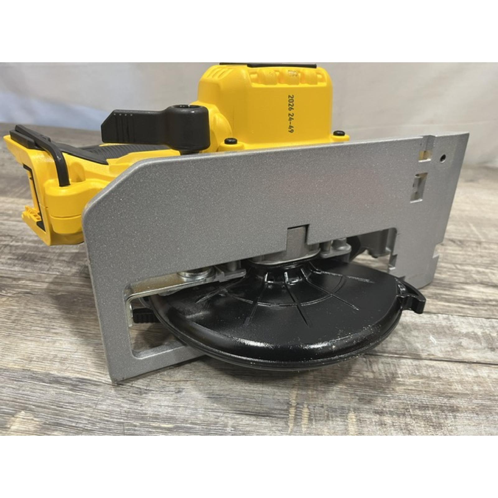 AS-IS DEWALT 20V MAX Cordless Brushless 6-1/2 in. Sidewinder Style Circular Saw (Tool Only)
