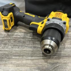 AS-IS DEWALT 20V XR Lithium-Ion Cordless Brushless 1/2 in. Drill/Driver Kit