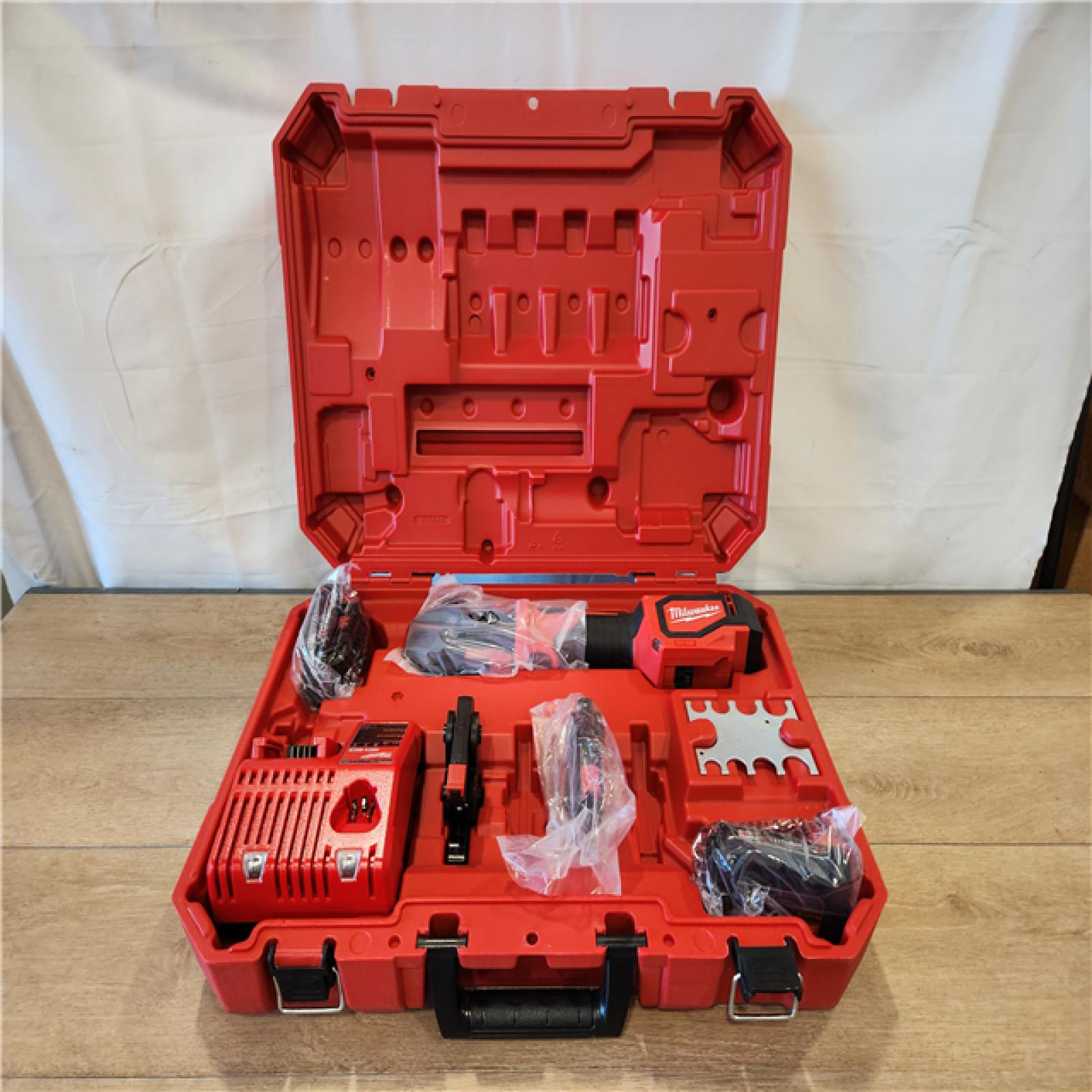 AS-IS- MILWAUKEE M18 Short Throw Press Tool Kit with PEX Crimp Jaws