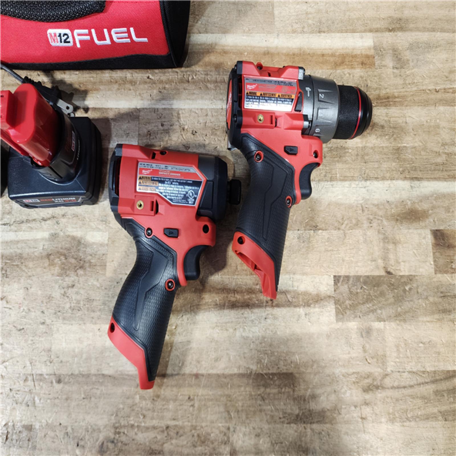 HOUSTON LOCATION - AS - IS Milwaukee 2 Tool Combo Kit W/ (2) Battery & Charger
