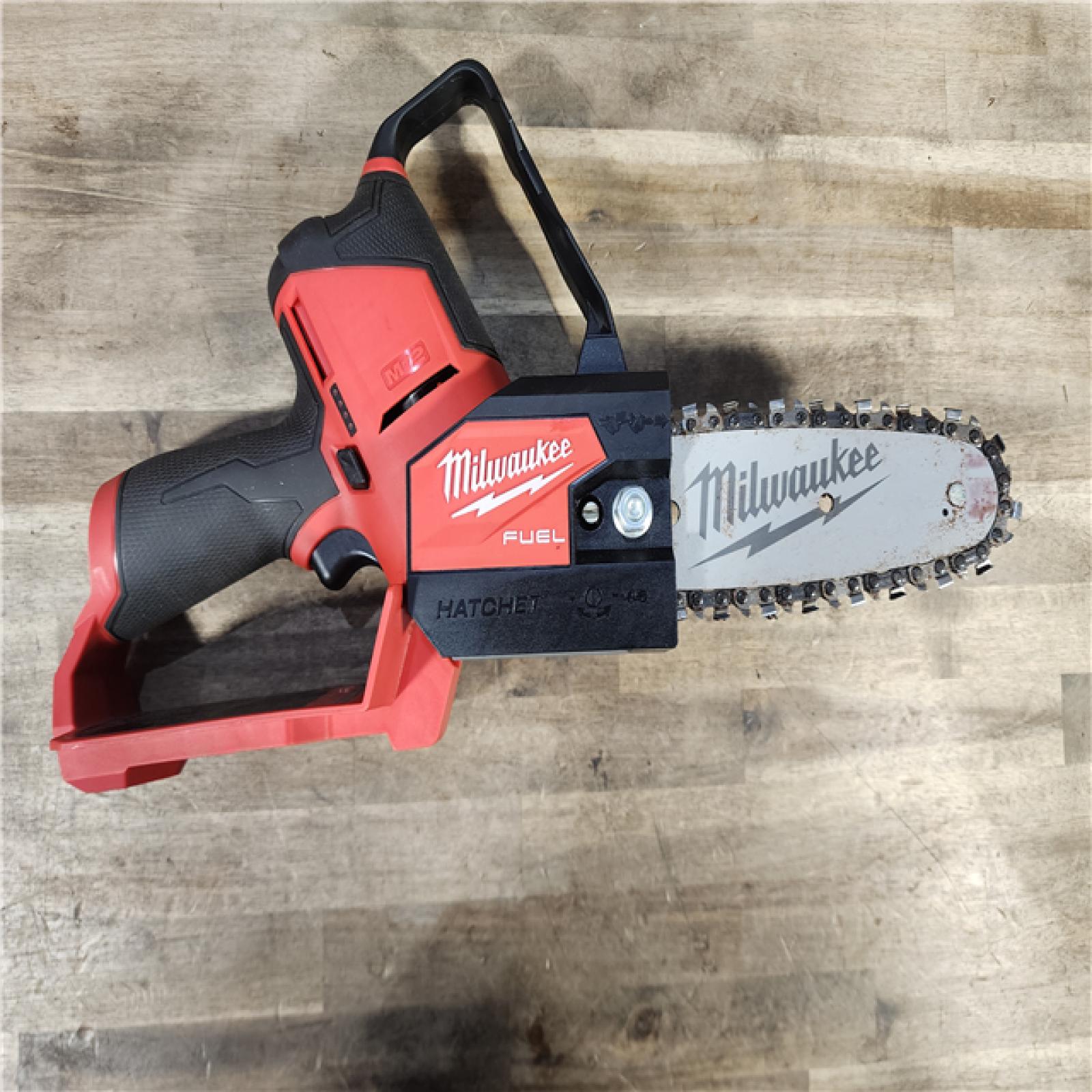 HOUSTON LOCATION - AS-IS Milwaukee M12 FUEL 6 in. 12V Lithium-Ion Brushless Electric Cordless Battery Pruning Saw HATCHET (Tool-Only)