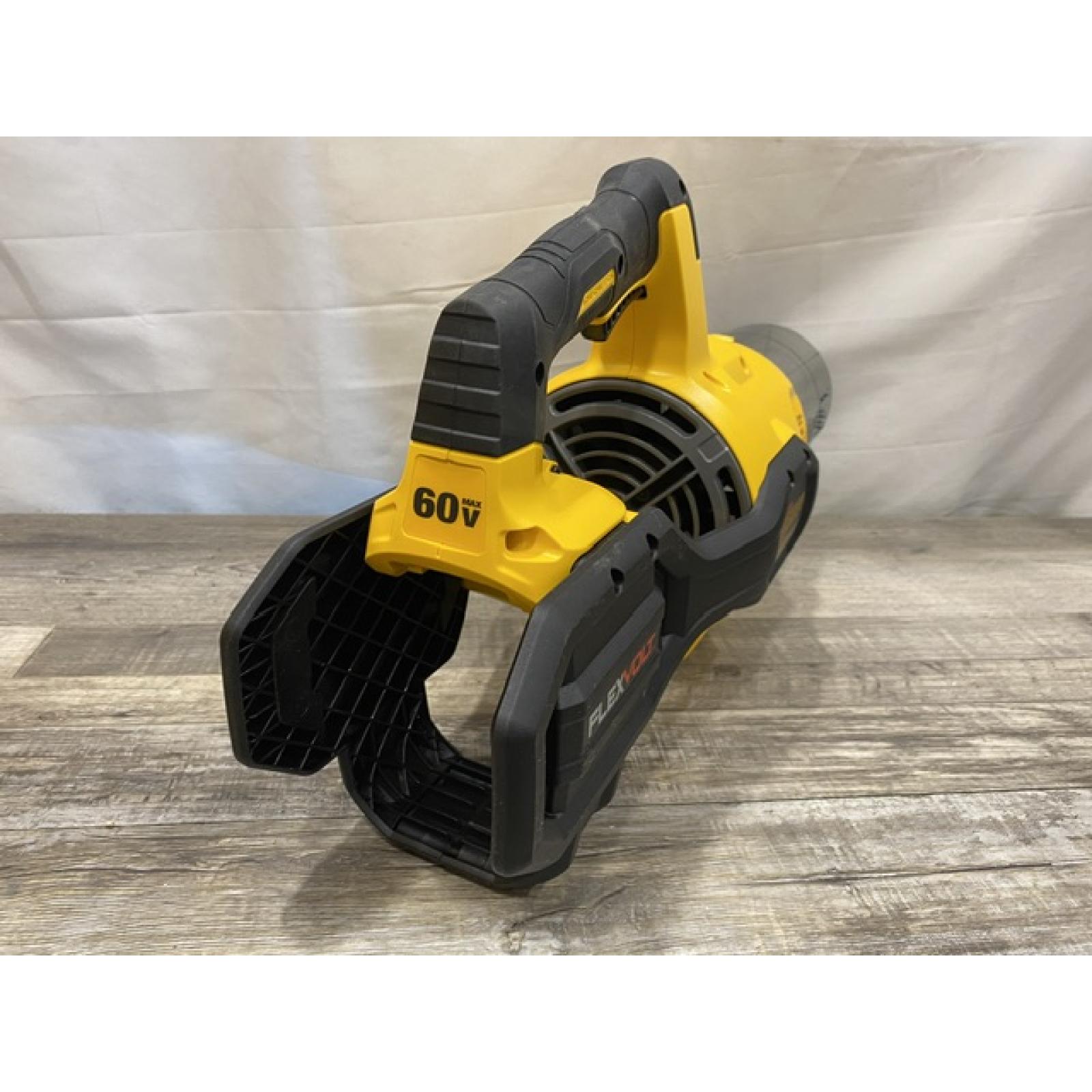 AS-IS DEWALT FLEXVOLT 60V MAX 125 MPH 600 CFM Brushless Cordless Battery Powered Blower Kit