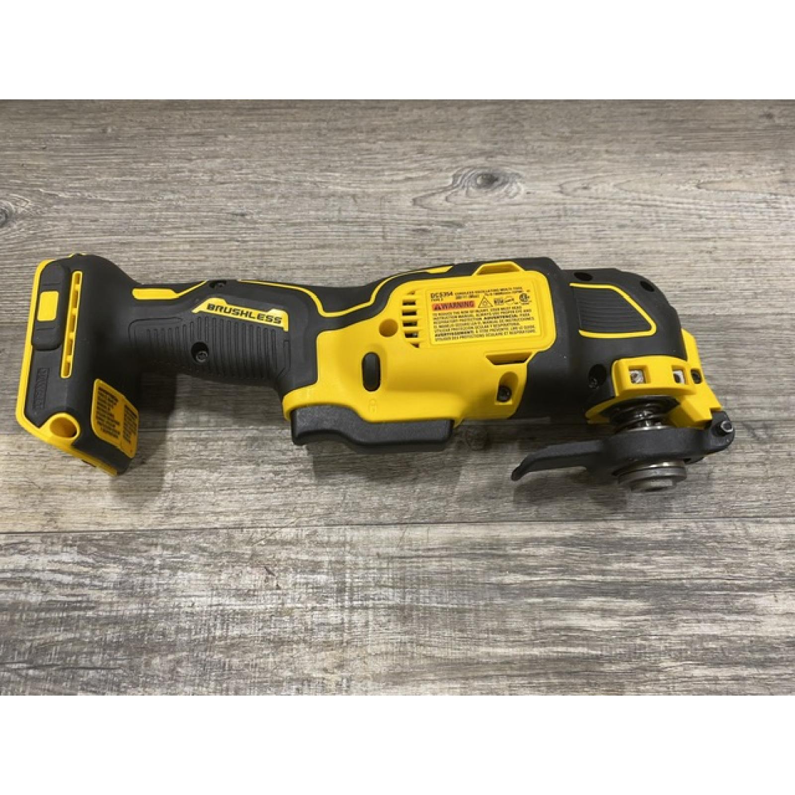 AS-IS DEWALT ATOMIC 20V MAX Cordless Brushless Oscillating Multi Tool Kit