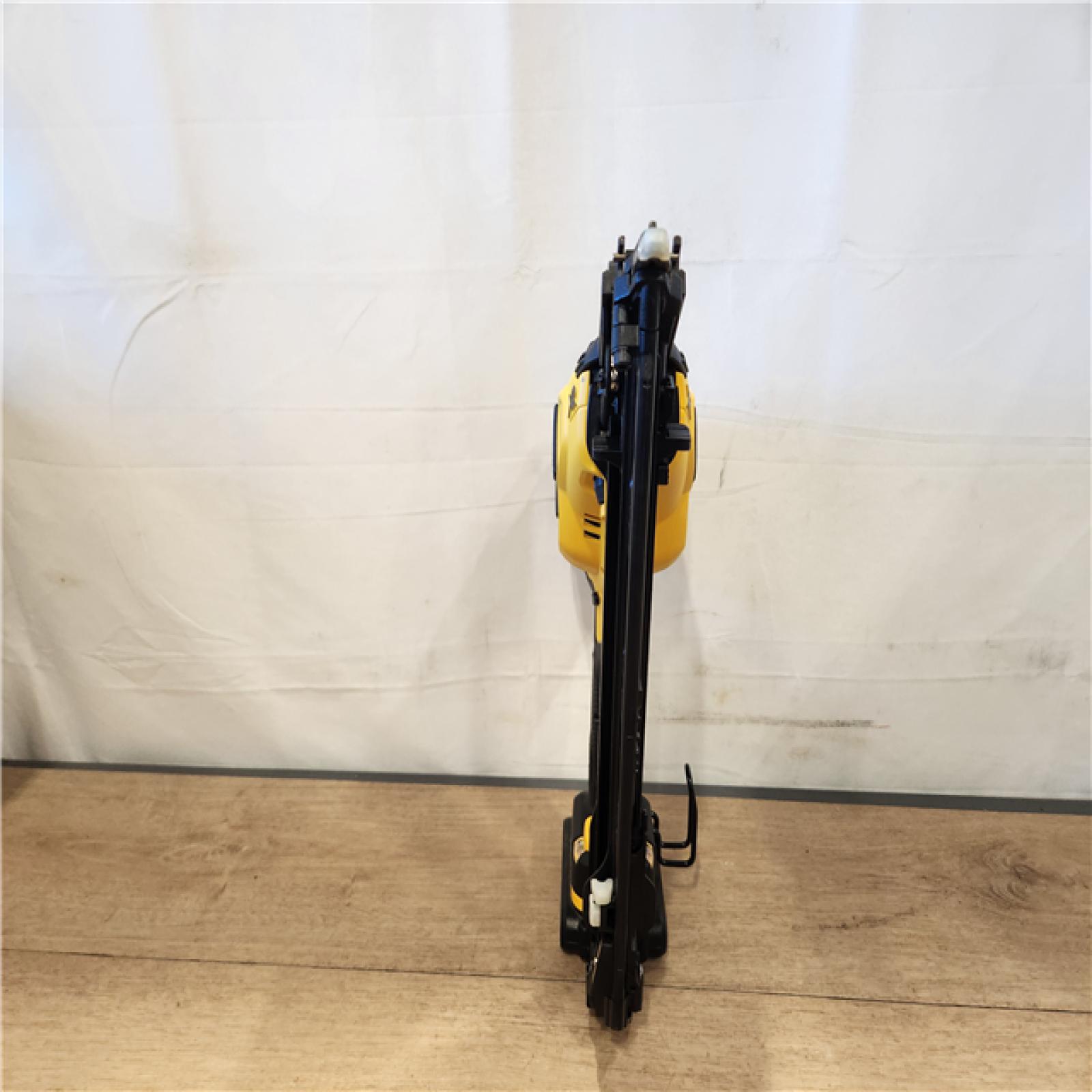 AS-IS- DEWALT 20V MAX XR 15 Ga. Cordless 34 Deg Nailer 20 V