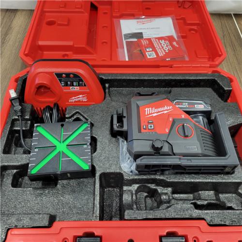 AS-IS Milwaukee-3632-21 M12 Green Beam Laser 360Â° 3-Plane Kit