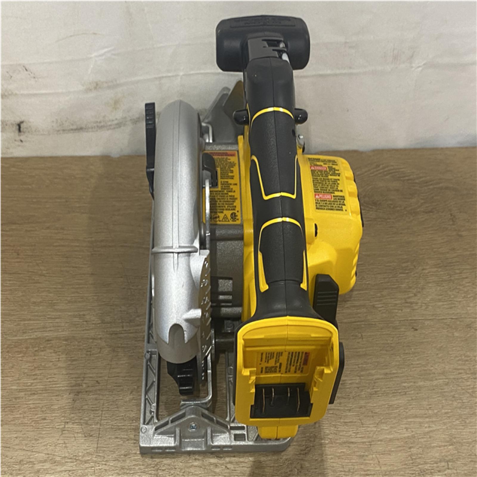 AS-IS DEWALT FLEXVOLT 60V MAX Cordless Brushless 7-1/4 in. Wormdrive Style Circular Saw (Tool Only)
