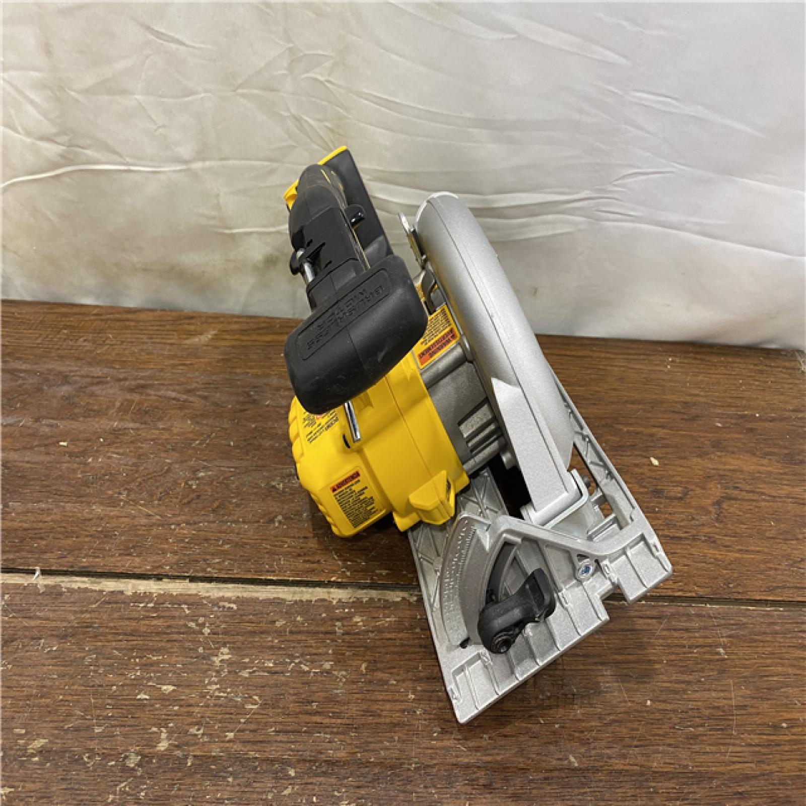 AS-IS DeWALT DCS565B 20V Max Brushless 6.5   Cordless Circular Saw (TOOL ONLY)