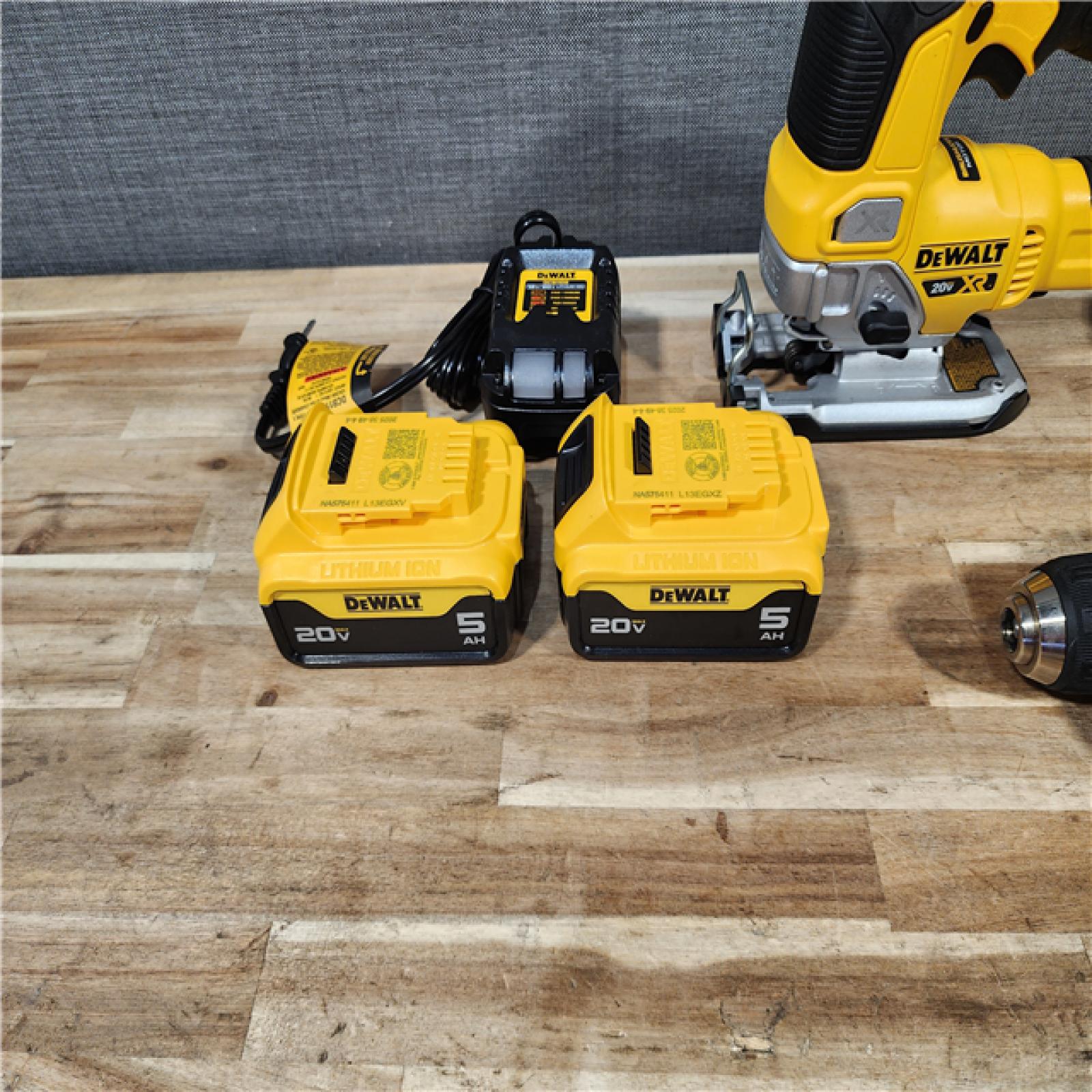 HOUSTON LOCATION - AS-IS DEWALT 4 TOOL COMBO KIT W/ (2) BATTERY & CHARGER