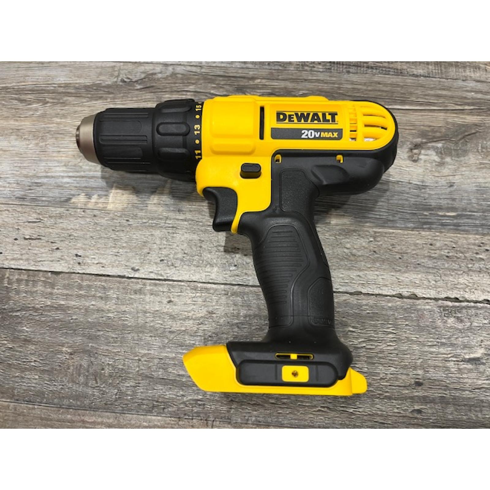AS-IS DEWALT 20V MAX Cordless 1/2 in. Drill/Driver Kit