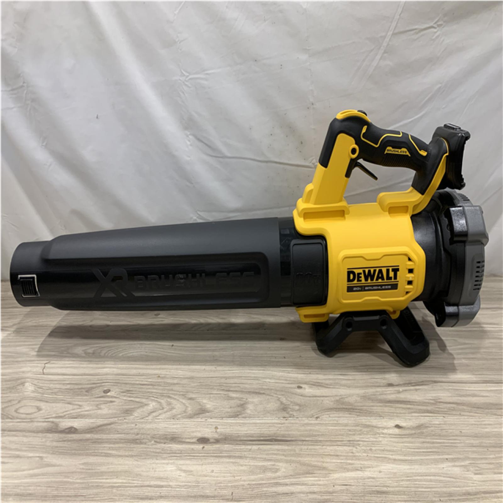 AS-IS DeWalt 5 Ah AXIAL BLOWER KIT