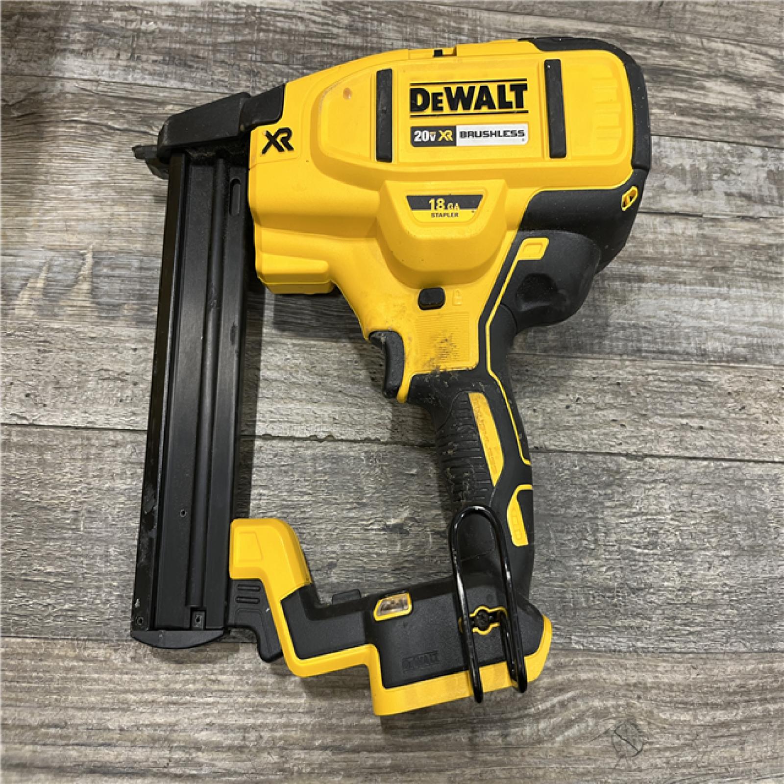 AS-IS DEWALT 20V MAX XR Lithium-Ion Cordless 18-Gauge Narrow Crown Stapler Kit