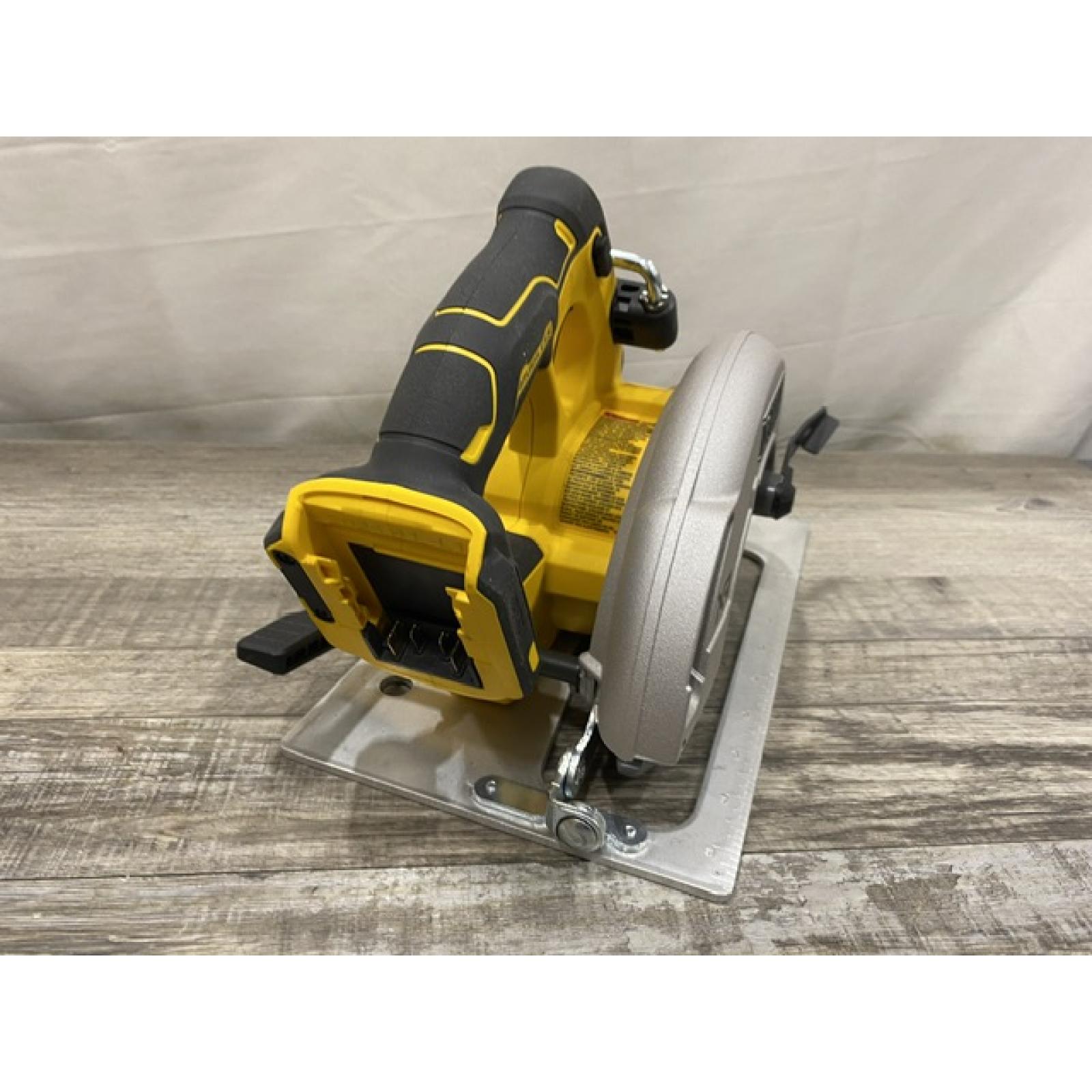 AS-IS DEWALT 20-Volt MAX 7-1/4 in. Cordless Circular Saw (Tool Only)