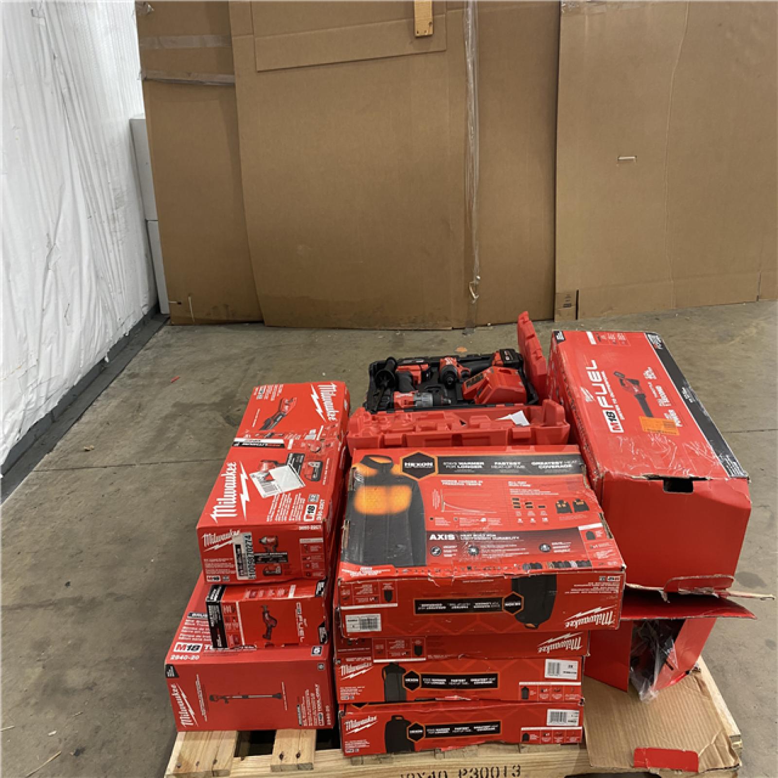 Houston Location AS IS - Tool Pallet