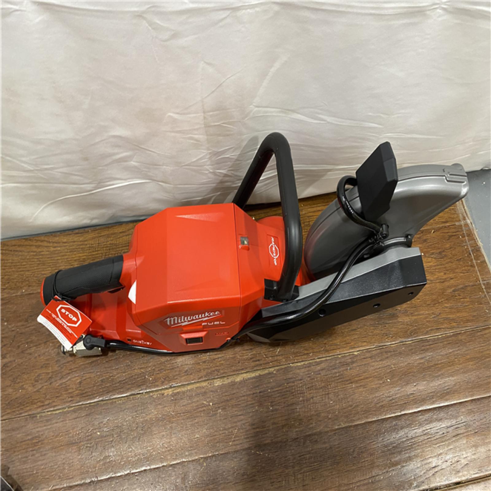 AS-IS Milwaukee M18 FUEL 18 V 9 in. Cordless Brushless Cut-Off Saw Kit (Battery & Charger)