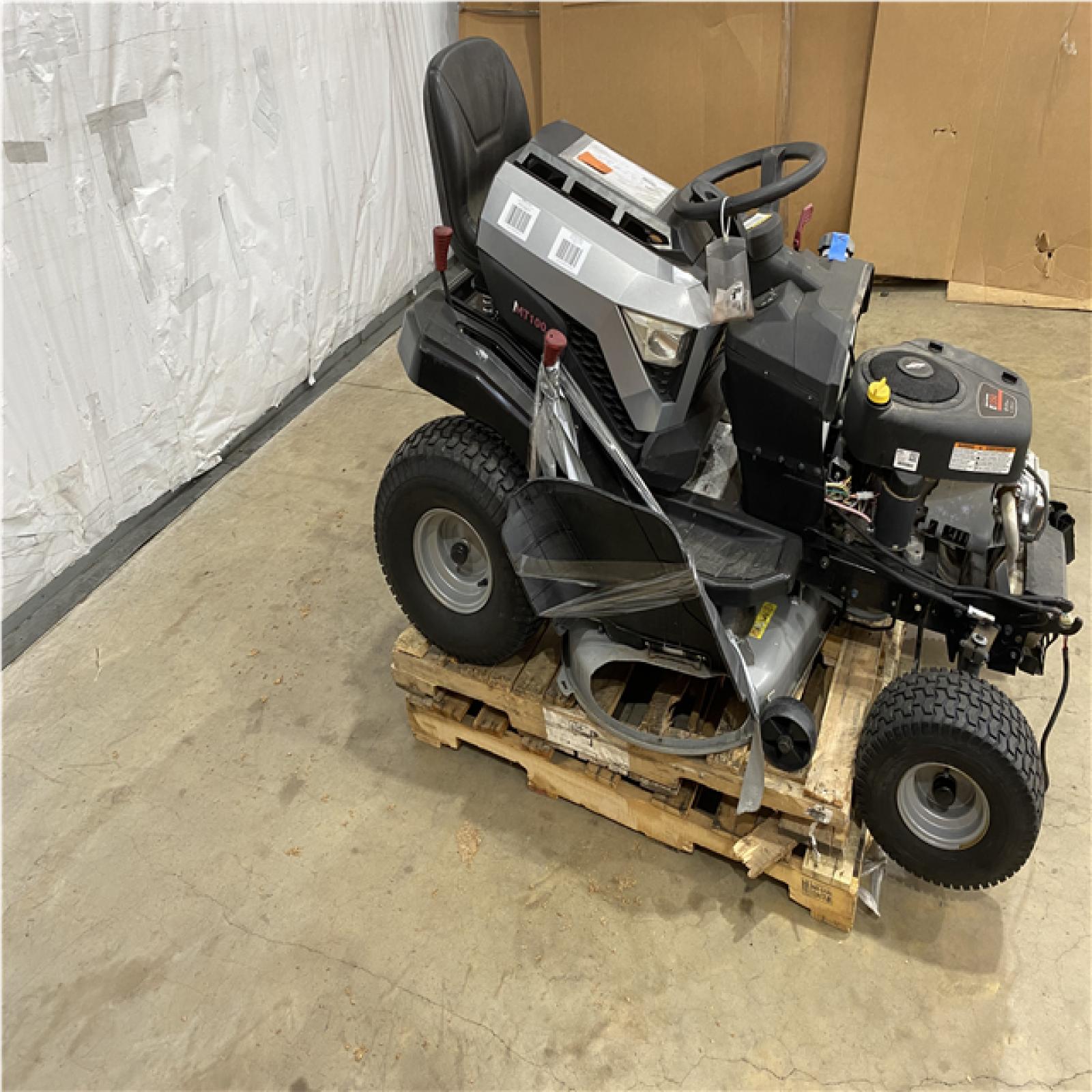 Houston Location - AS-IS Outdoor Power Equipment MURRAY MT100 42 INCH SIT DOWN MOWER
