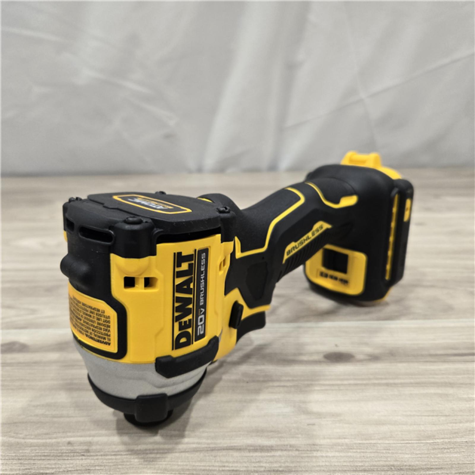 AS-IS DeWalt 20V MAX ATOMIC 1/4 in. Cordless Impact Driver Kit