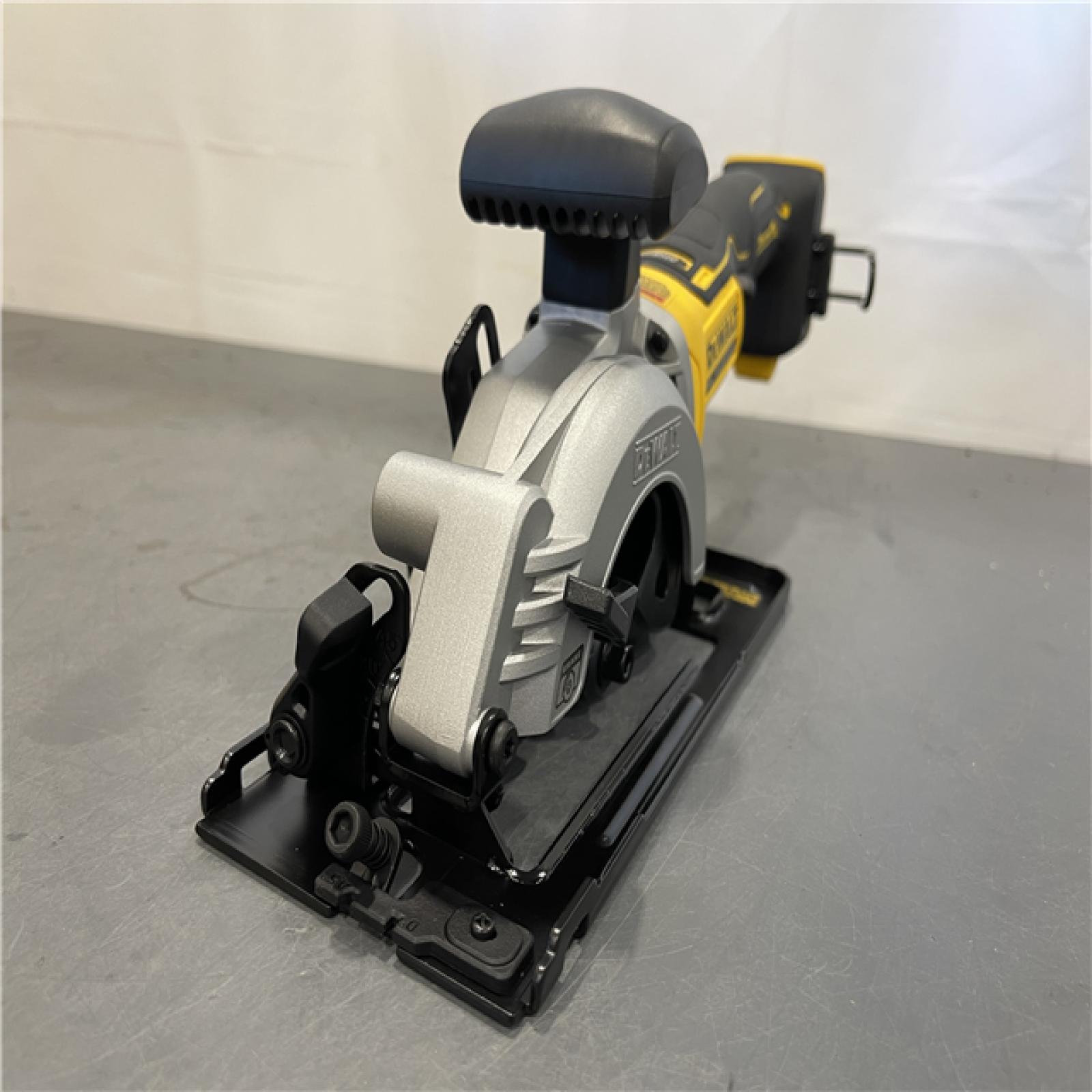 AS-IS - DEWALT ATOMIC 20V MAX Cordless Brushless 4-1/2 in. Circular Saw