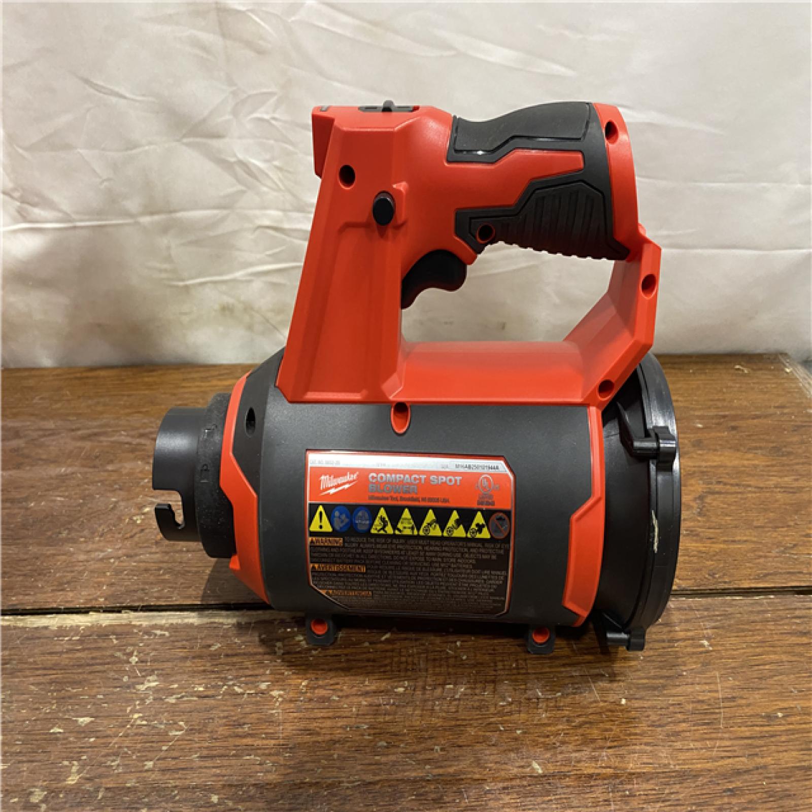 AS-IS Milwaukee Cordless Compact Spot Blower (Tool-Only)