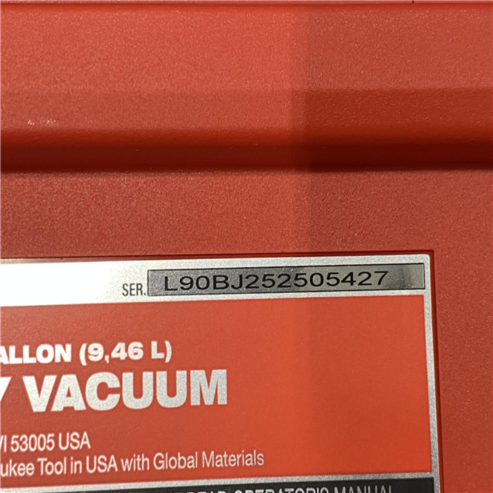 LIKE NEW - Milwaukee FUEL PACKOUT 18-Volt Lithium-Ion Cordless 2.5 Gal. Wet/Dry Vacuum (Vacuum-Only)
