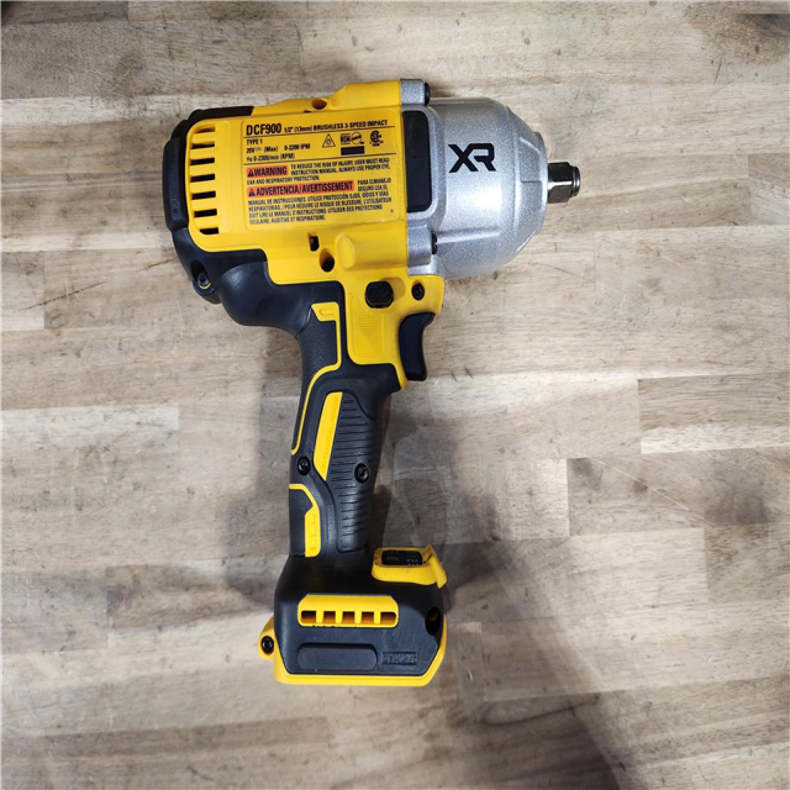 HOUSTON LOCATION - AS-IS (APPEARS LIKE NEW) Dewalt 20V MAX Lithium-Ion Cordless 1/2 in. Impact Wrench Kit W/ BATTERY & CHARGER
