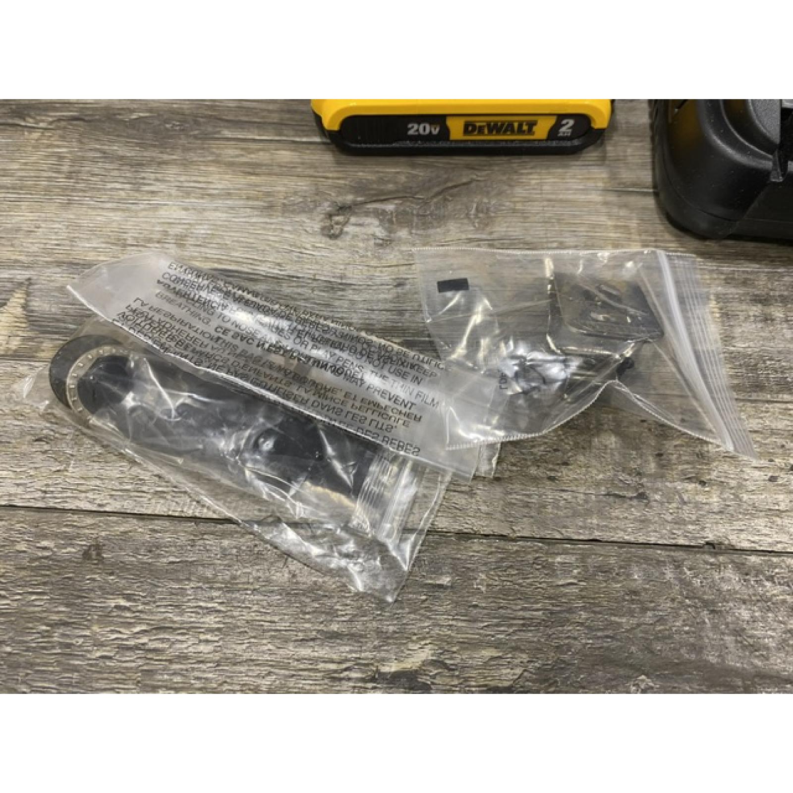 AS-IS DEWALT 20V MAX XR Cordless Brushless 3-Speed Oscillating Multi Tool Kit