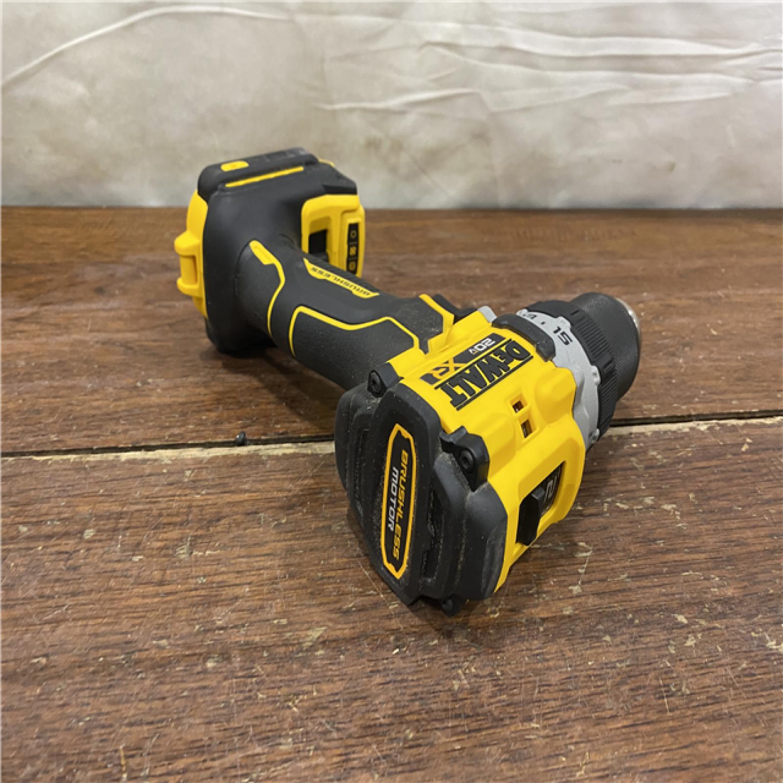 AS-IS DEWALT 20V MAX XR Brushless Cordless 1/2 Drill/Driver Kit