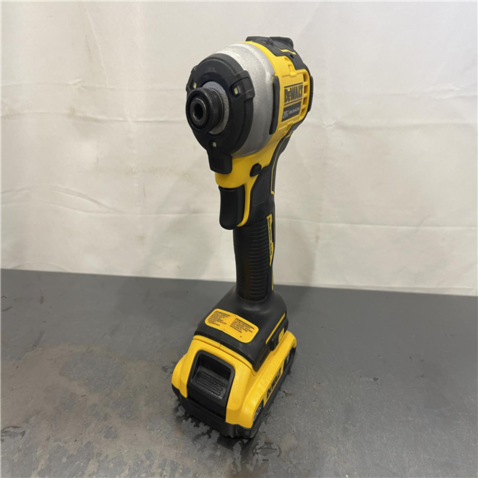 AS-IS - DEWALT ATOMIC 20V MAX* Brushless Cordless Compact 1/4 in. Impact Driver Kit