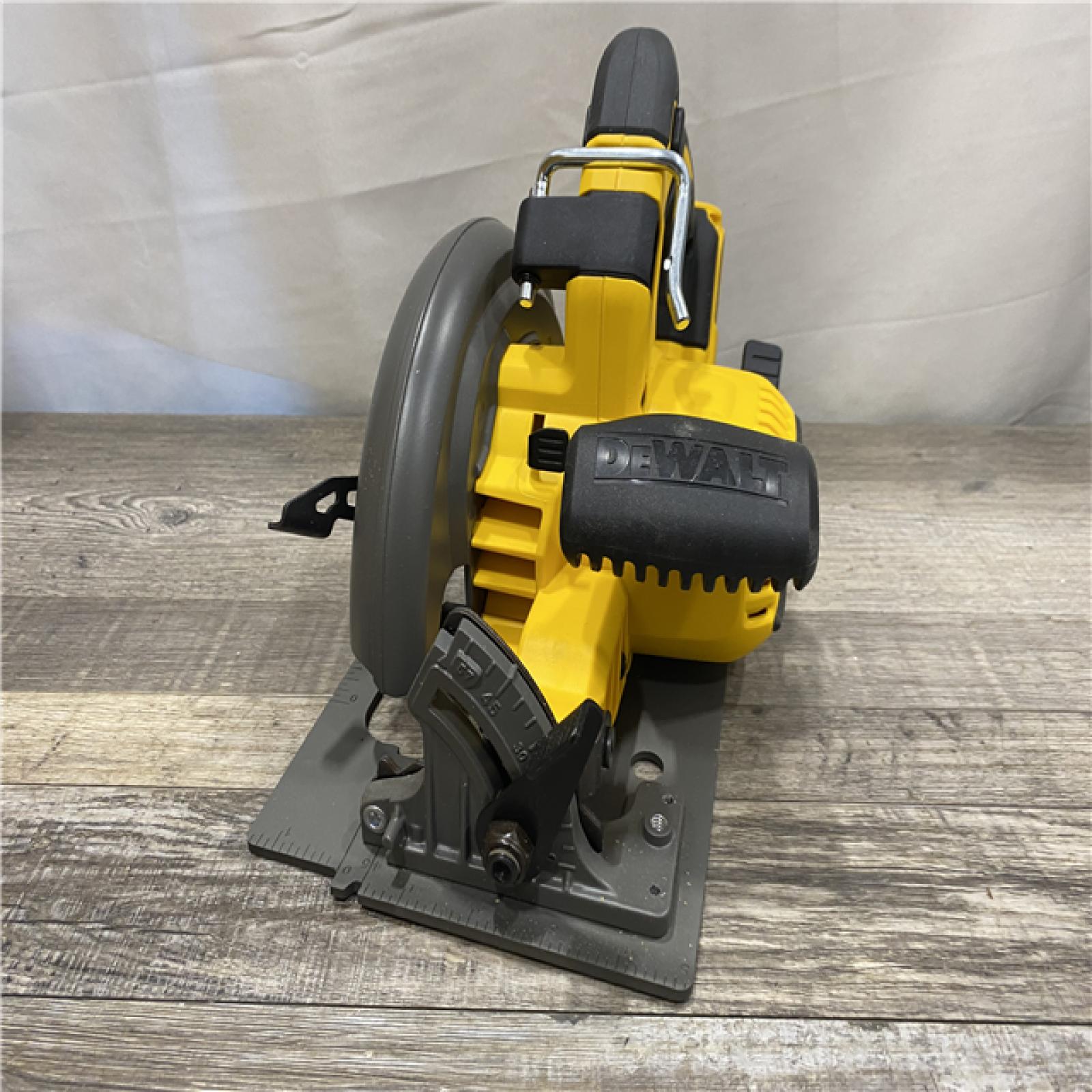 AS-IS DEWALT FLEXVOLT 60V MAX Cordless Brushless 7-1/4 in. Circular Saw with Brake (Tool Only)