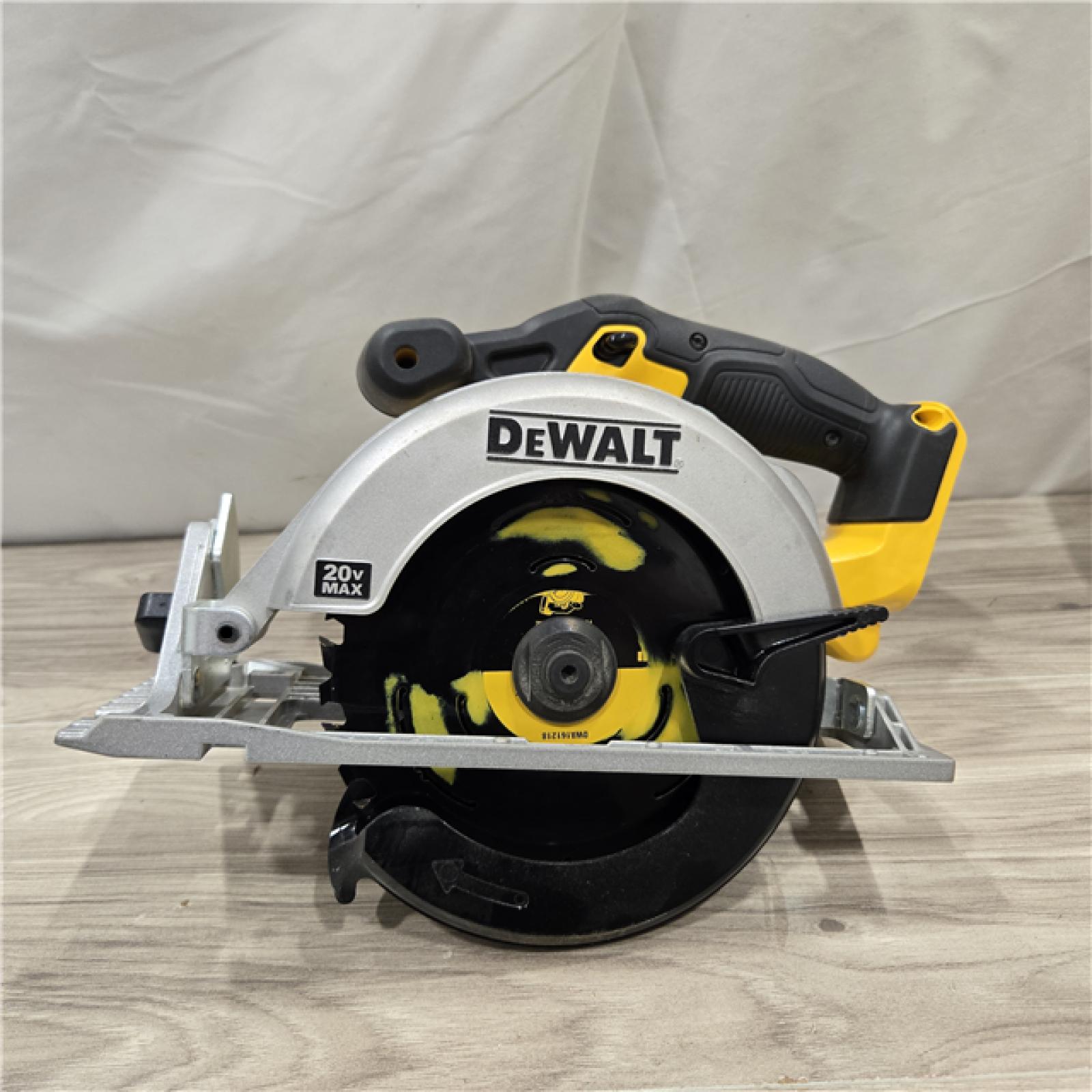 AS-IS DEWALT 6-1/2'' 165MM CIRCULAR SAW (Tool-Only)