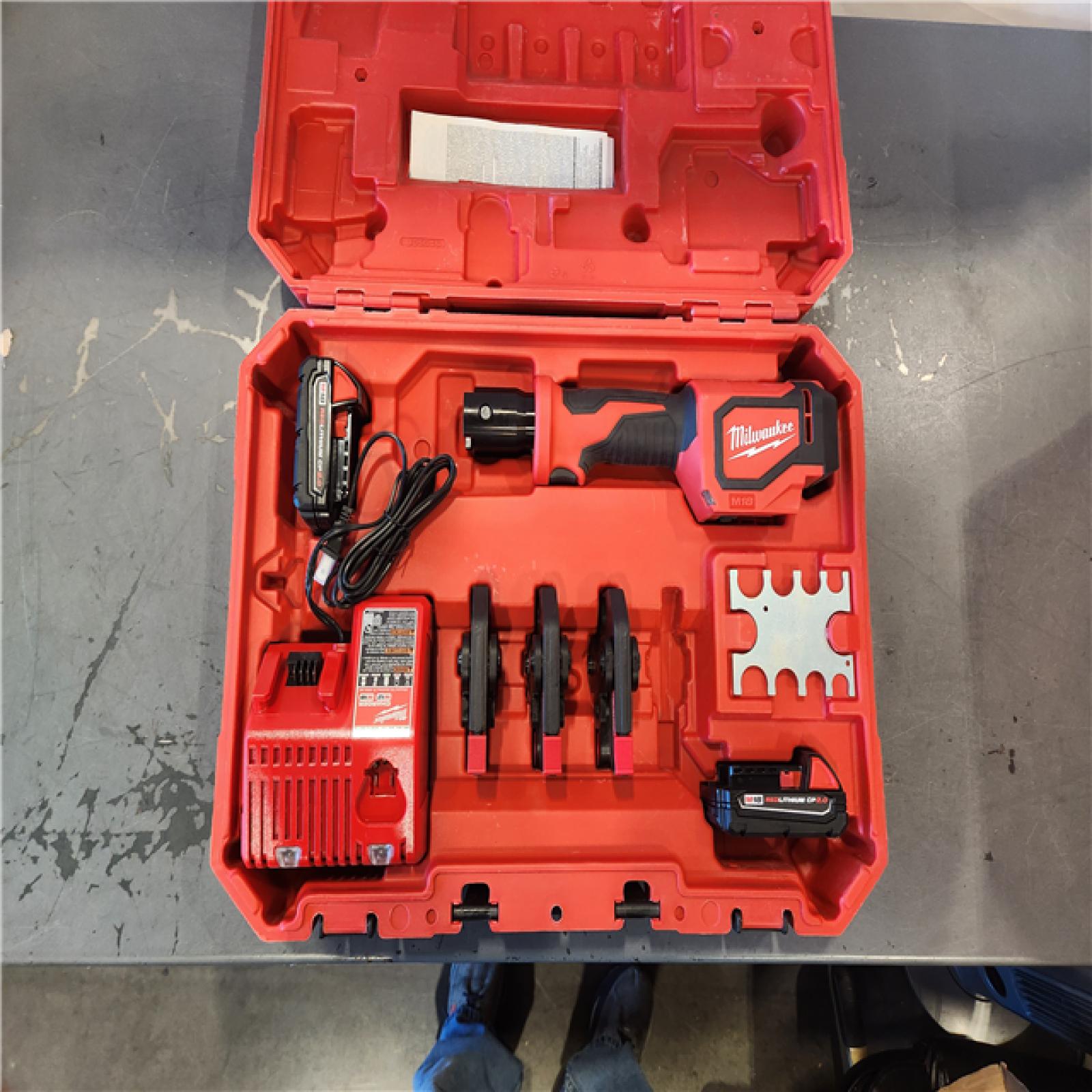 AS-IS- Milwaukee M18 18V Lithium-Ion Cordless Short Throw Press Tool Kit